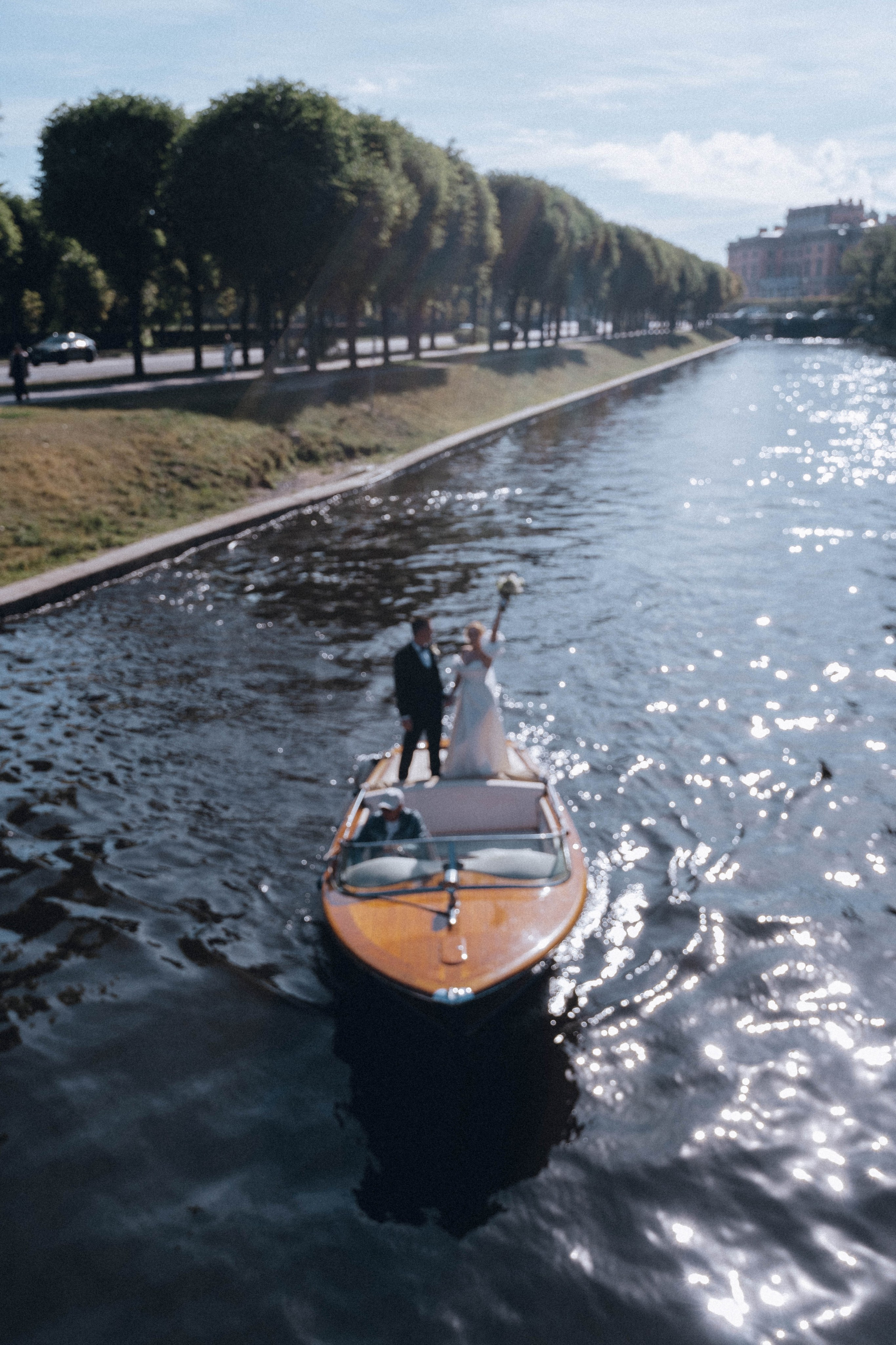 СВАДЕНБНАЯ СЬЕМКА НА КАТЕРЕ ПО КАНАЛАМ САНКТ-ПЕТЕРБУРГА И В АКВАТОРИИ НЕВЫ. Профессиональный фотограф, Санкт-Петербург — Виктория Богомолова