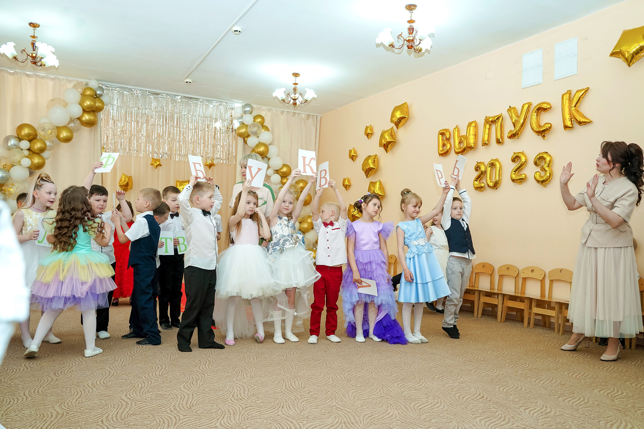 Фотосъемка видеосъёмка фотограф видеооператор новогодних утренников  в. Фотограф, видеооператор Нина Коршунова