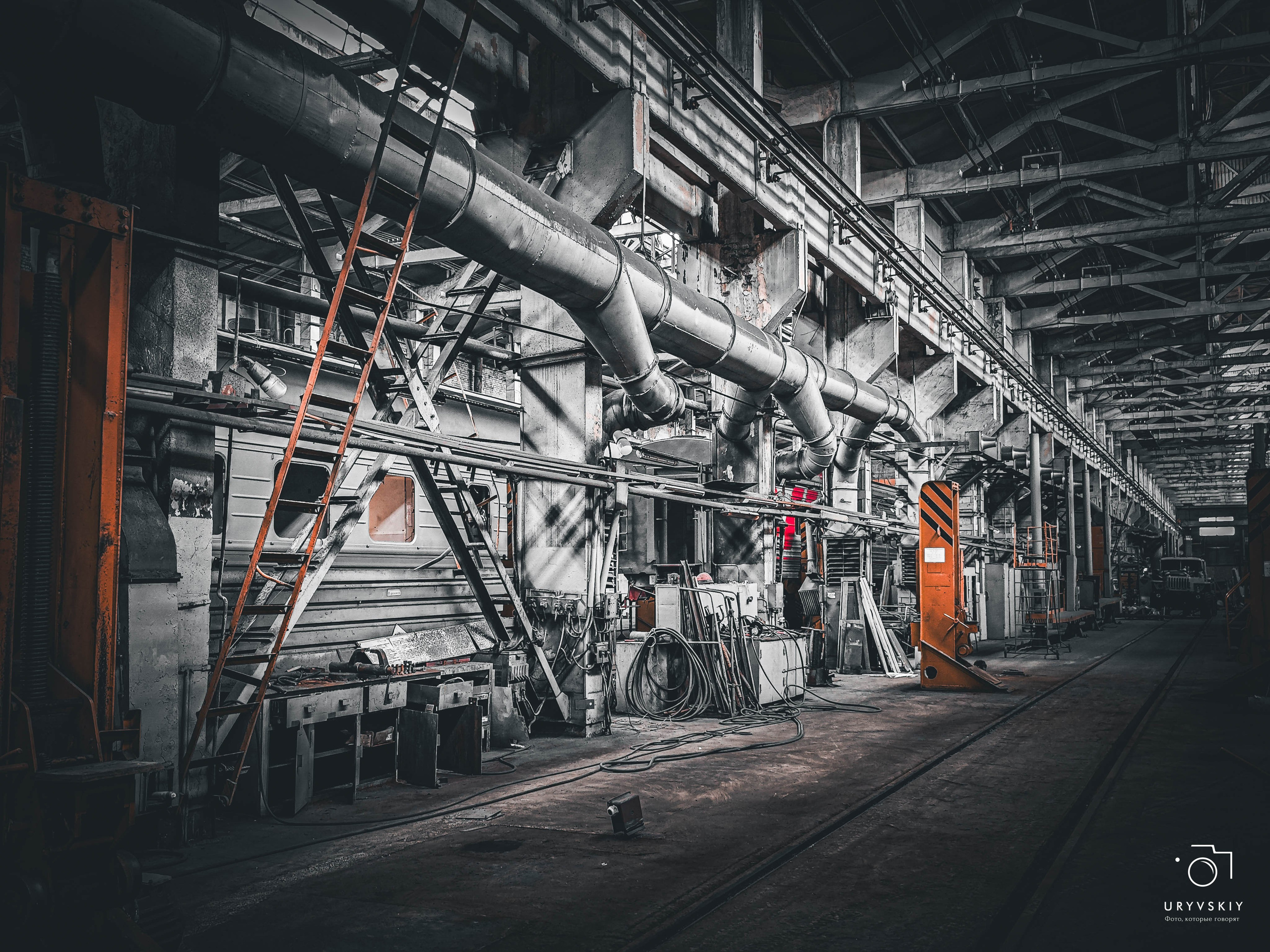 Красноярский электровагоноремонтный завод. Игорь Урывский. Фотограф Красноярск