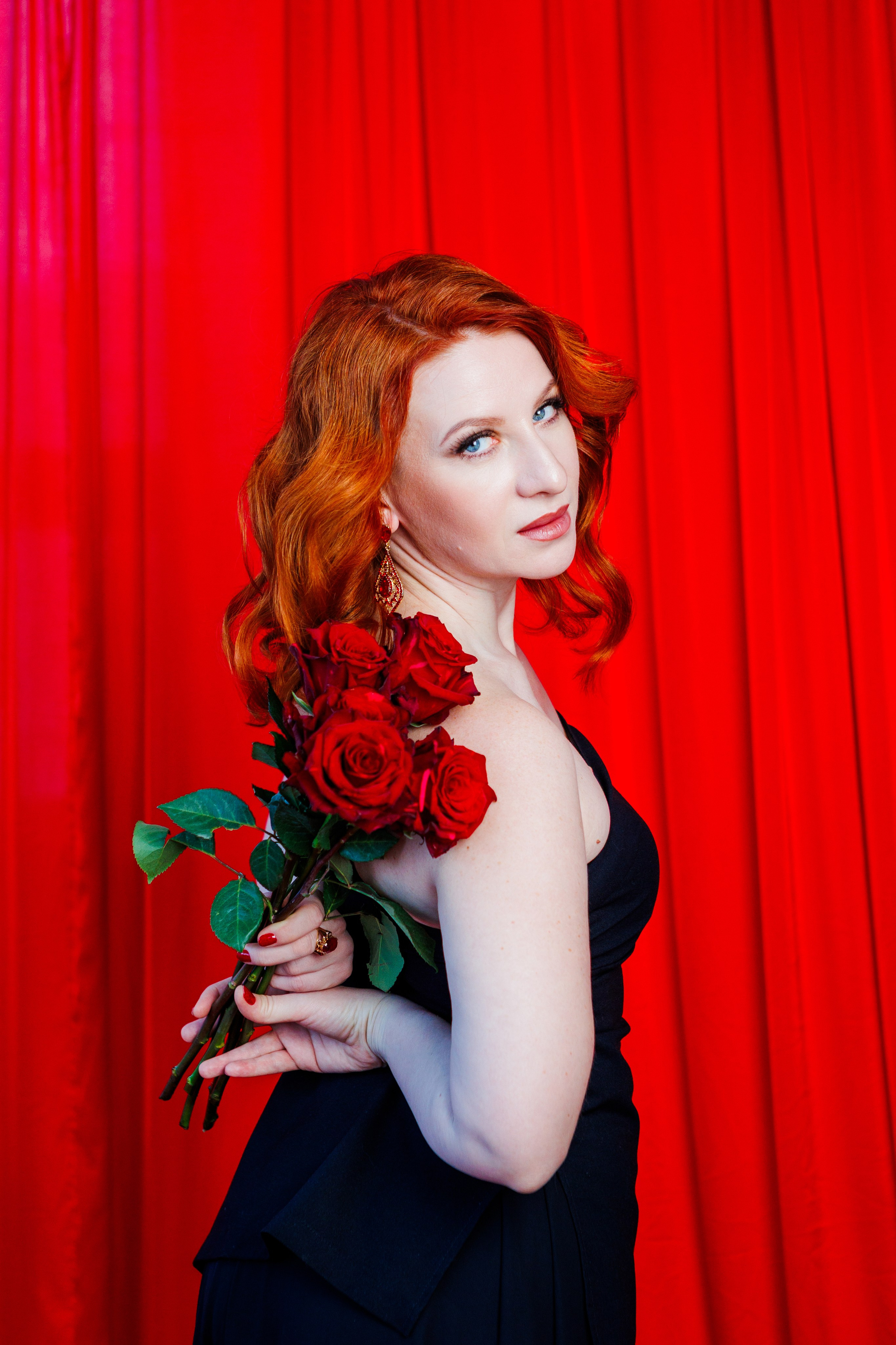 Ольга и розы. Фотограф в Санкт-Петербурге