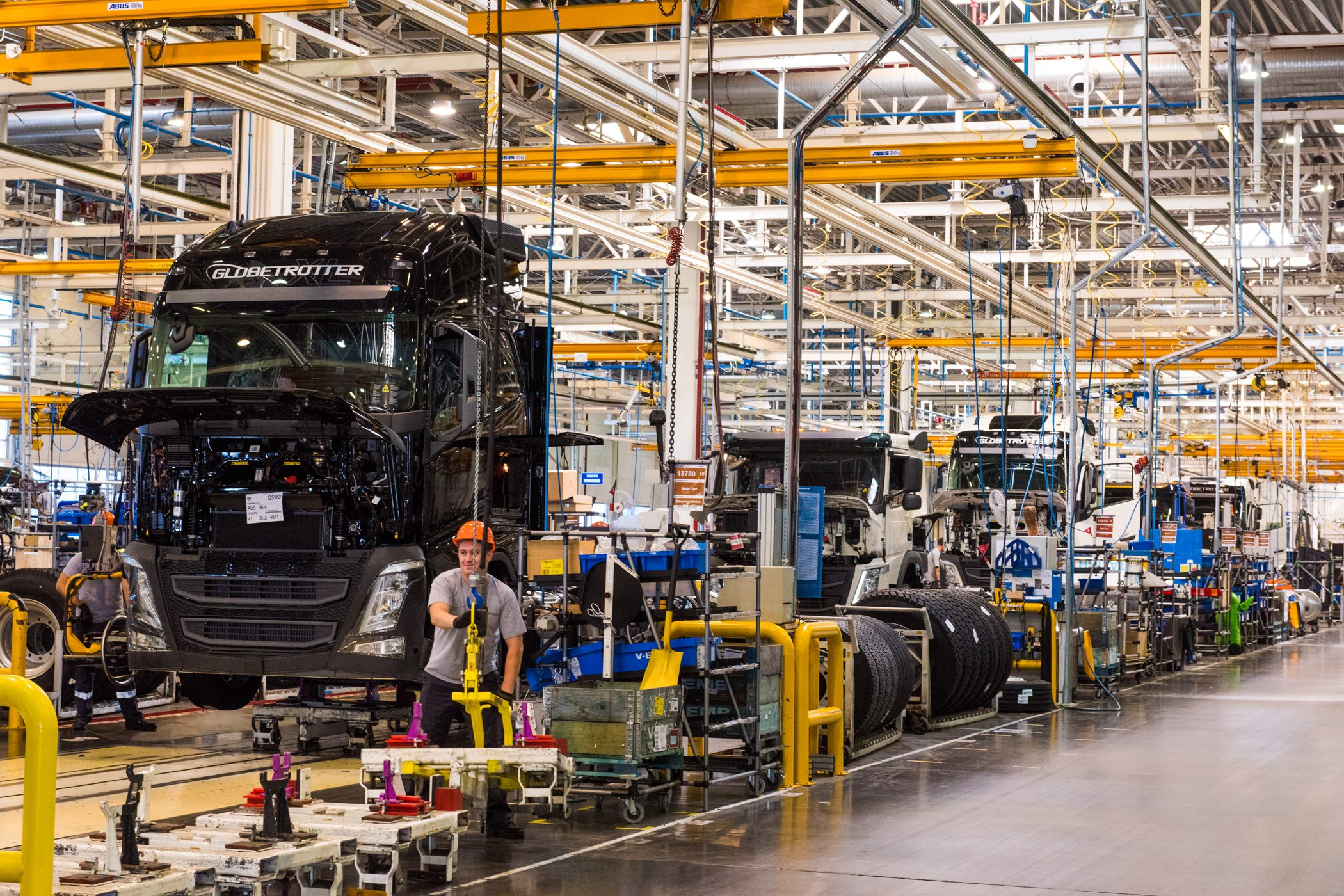Завод Volvo Trucks в Калуге, 2018 год. Промышленный и репортажный фотограф в Калуге Игорь Малеев