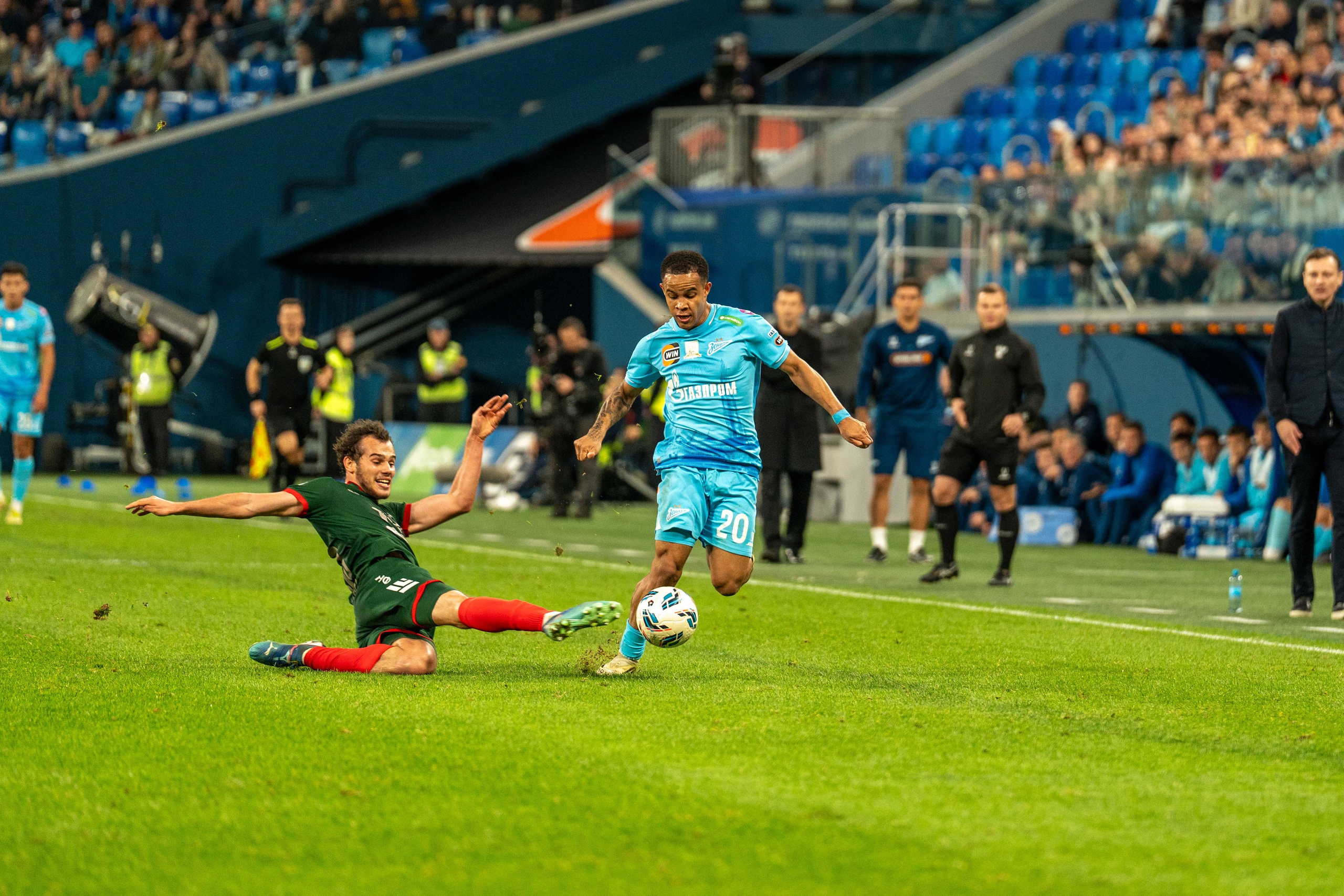 Зенит — Локомотив: фотогалерея 14-го тура РПЛ на Газпром Арене | Антон Гауф. Спортивный фотограф в Санкт-Петербурге | Антон Гауф