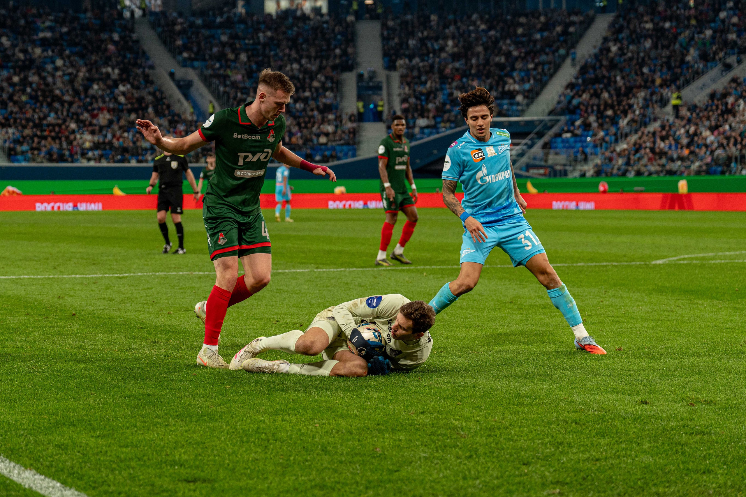 Зенит — Локомотив: фотогалерея 14-го тура РПЛ на Газпром Арене | Антон Гауф. Спортивный фотограф в Санкт-Петербурге | Антон Гауф