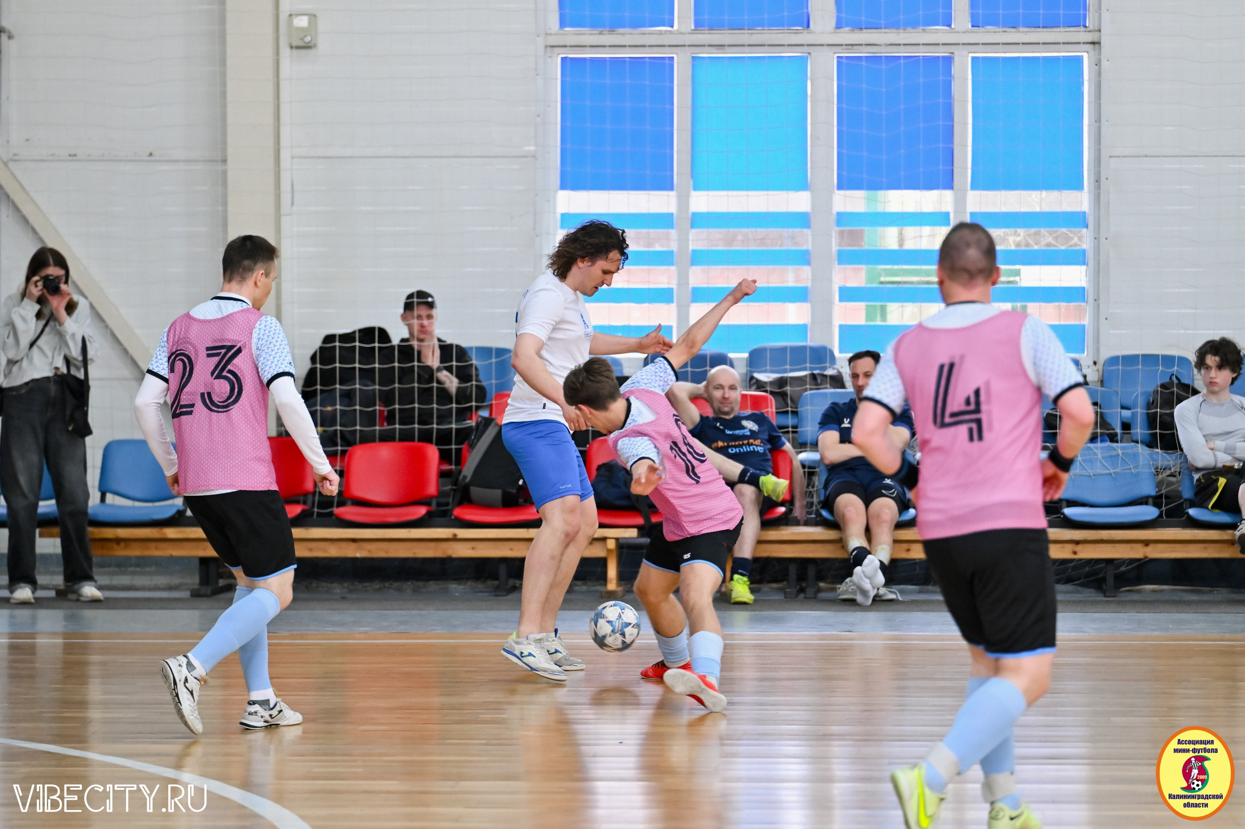 8 тур Корпоративной Бизнес-Лиги по футзалу. VIBECITY.RU Вайб Сити Ру Фоторепортажи Фотоотчеты Калининград