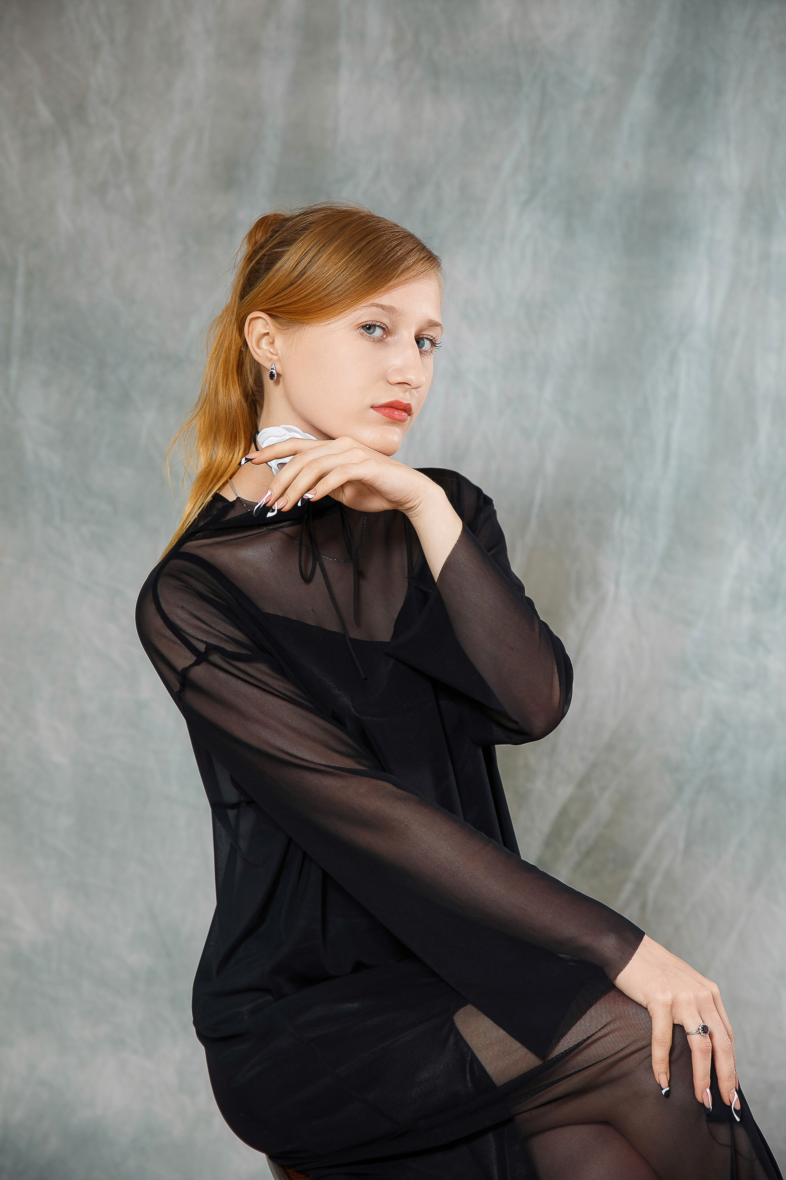 ОДНОТОННЫЙ ФОТОФОН. Выпускные альбомы в Донецке и ДНР. Фотограф Донецк и ДНР