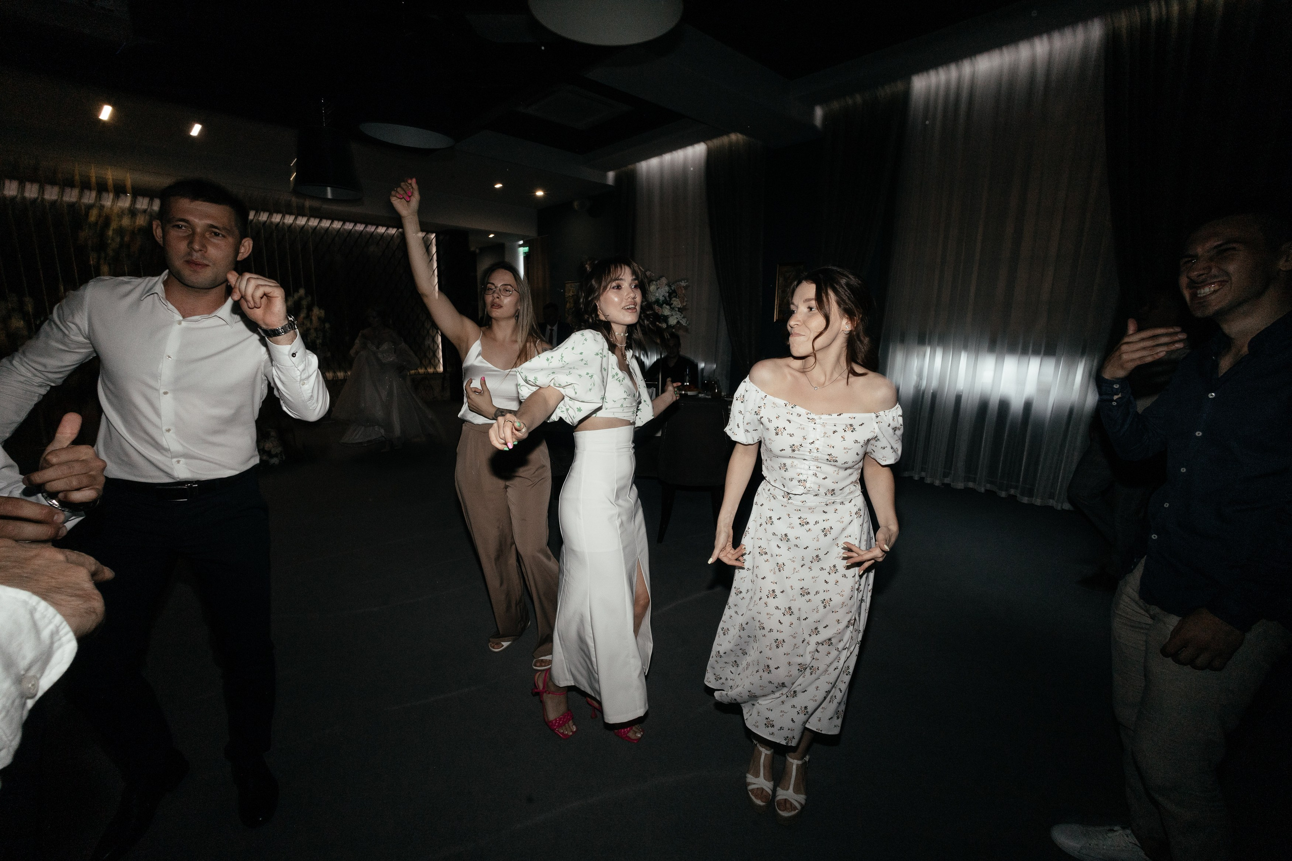 Свадебный фотограф Уфа — Руслан ГабдлисламовЖивые эмоции, красивые кадры, воспоминания на всю жизнь.Работаю по всей Республике Башкортоста. Свадебный фотограф Уфа Руслан Габдлисламов