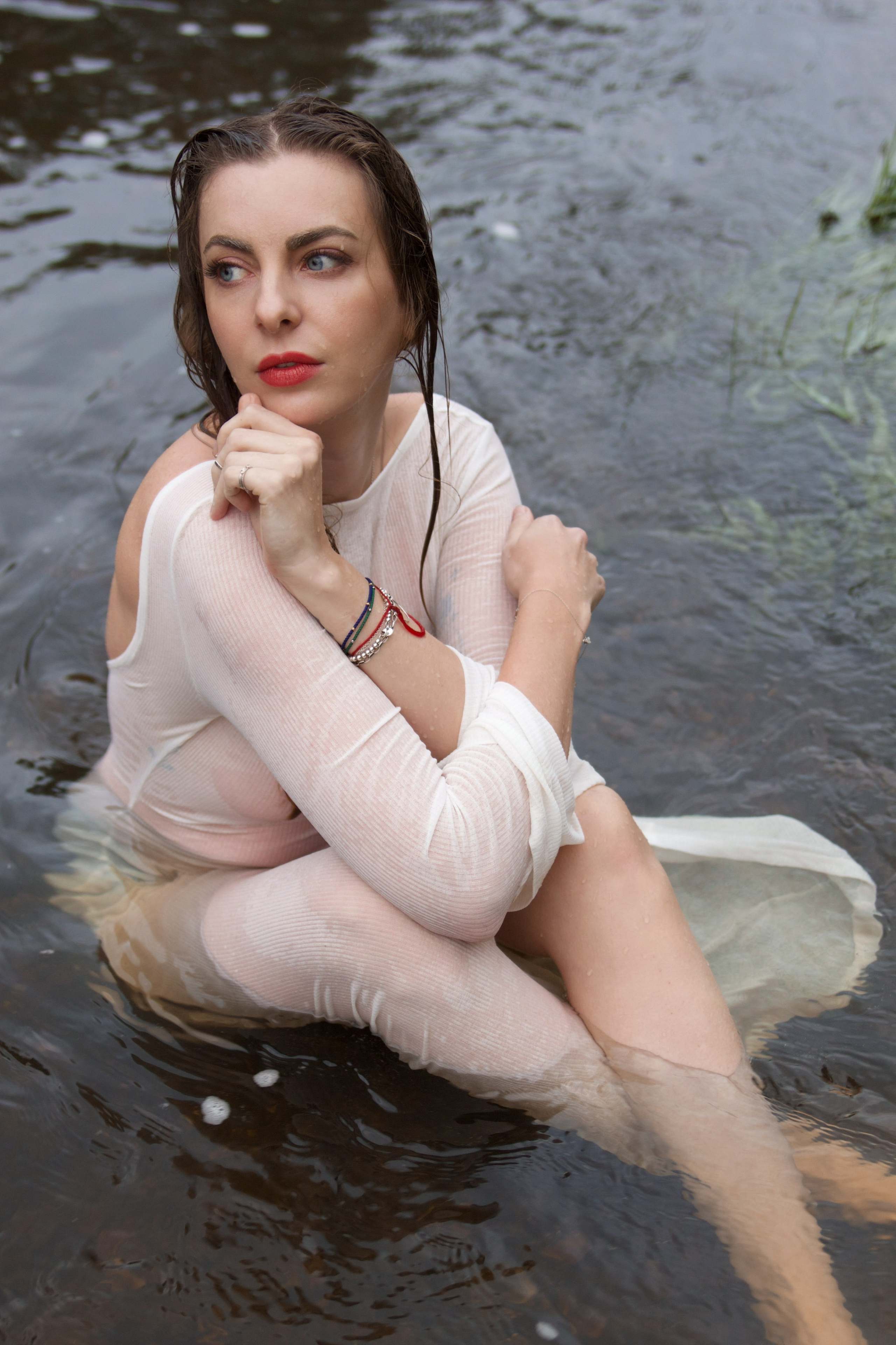 Настенька и река. Фотограф Ирина Воробьева