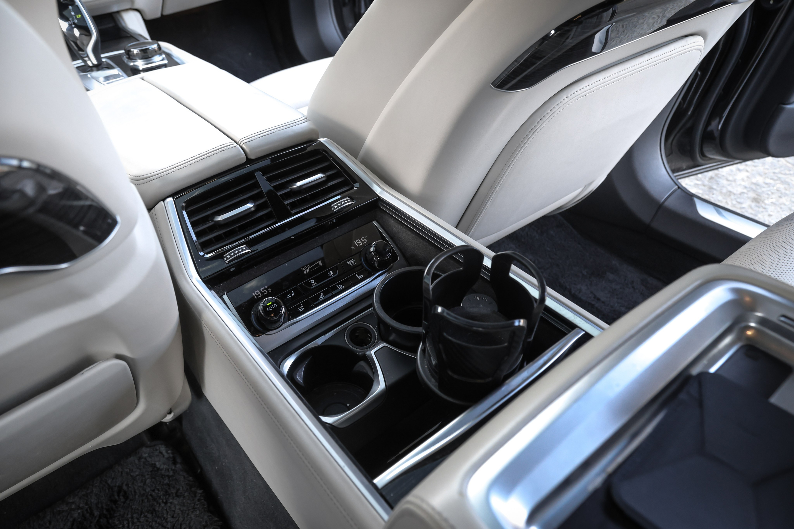 2017 BMW 750 Ld XDrive. Mixturecaptures