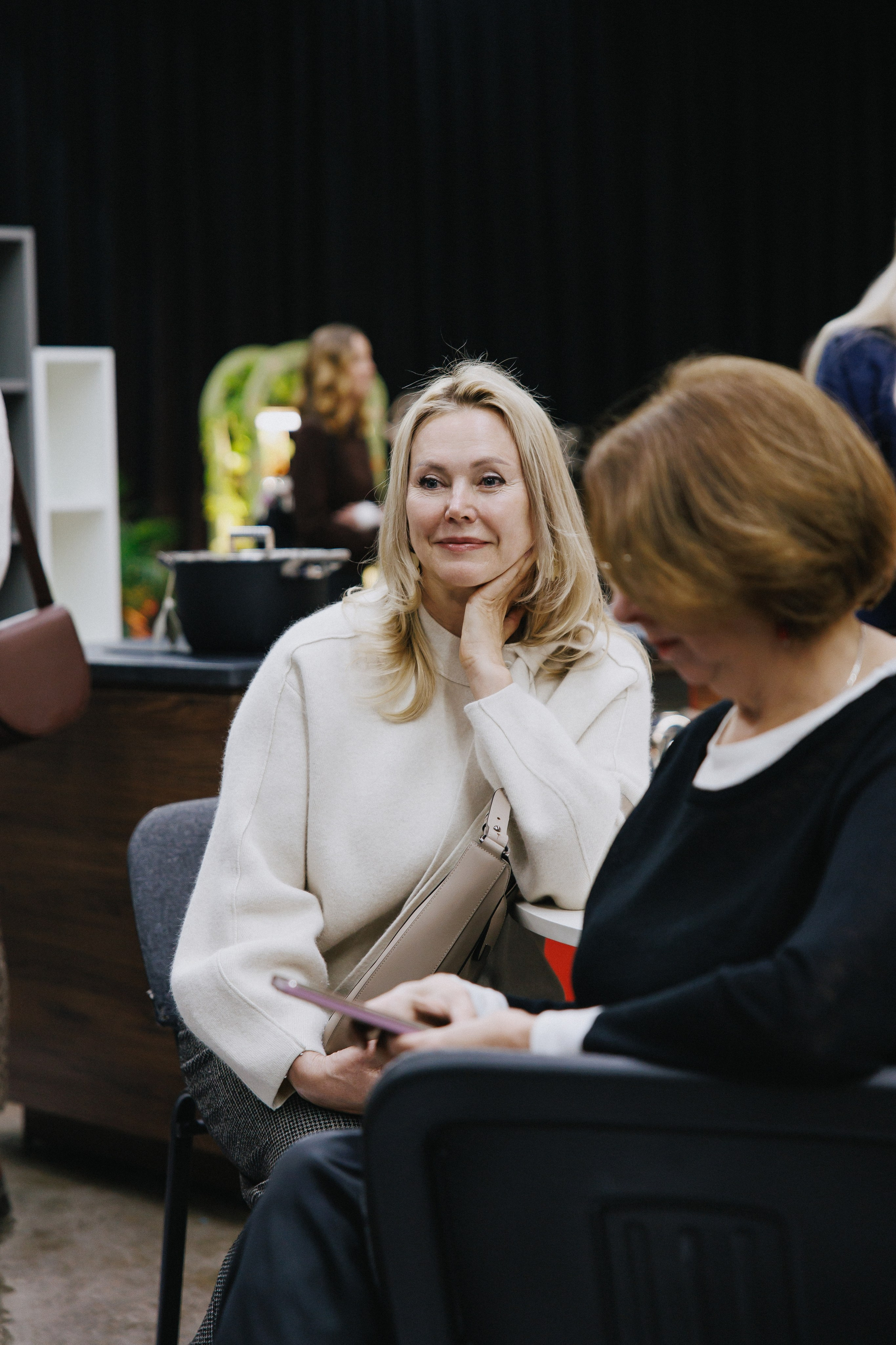 Выставка СТО ВЕЩЕЙ В ИНТЕРЬЕРЕ. Фотограф Иркутск Антипин Сергей