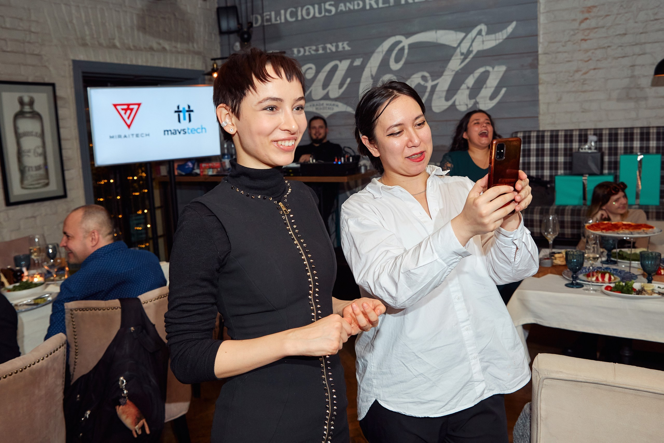 Компании Miraitech-Mavstech / Ресторан MUKKA. Антон Артюшин, портретный фотограф. Москва