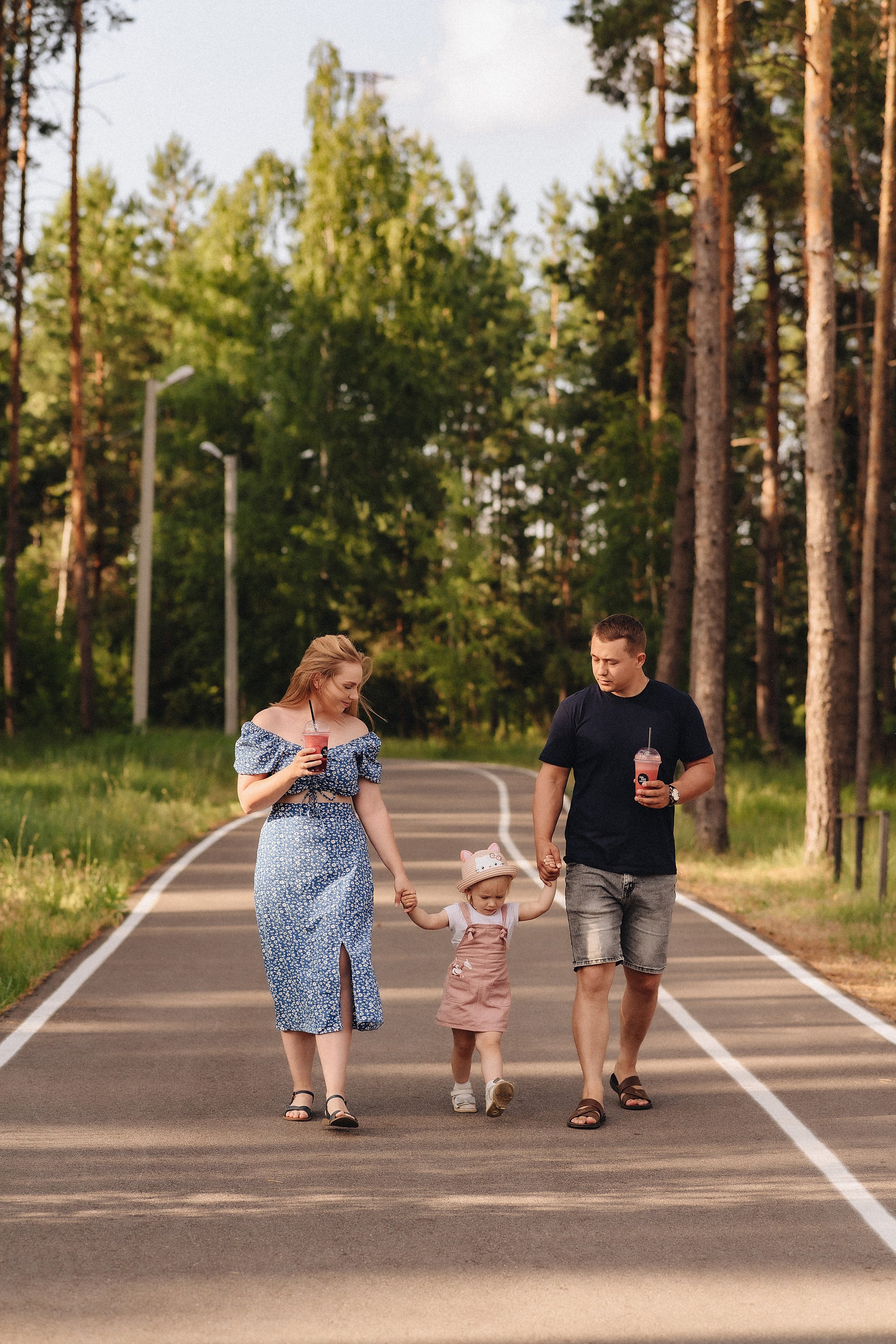 Семейная прогулка | Съемка для кофейни. Фотограф Карина Шмулёва. Воронеж и область
