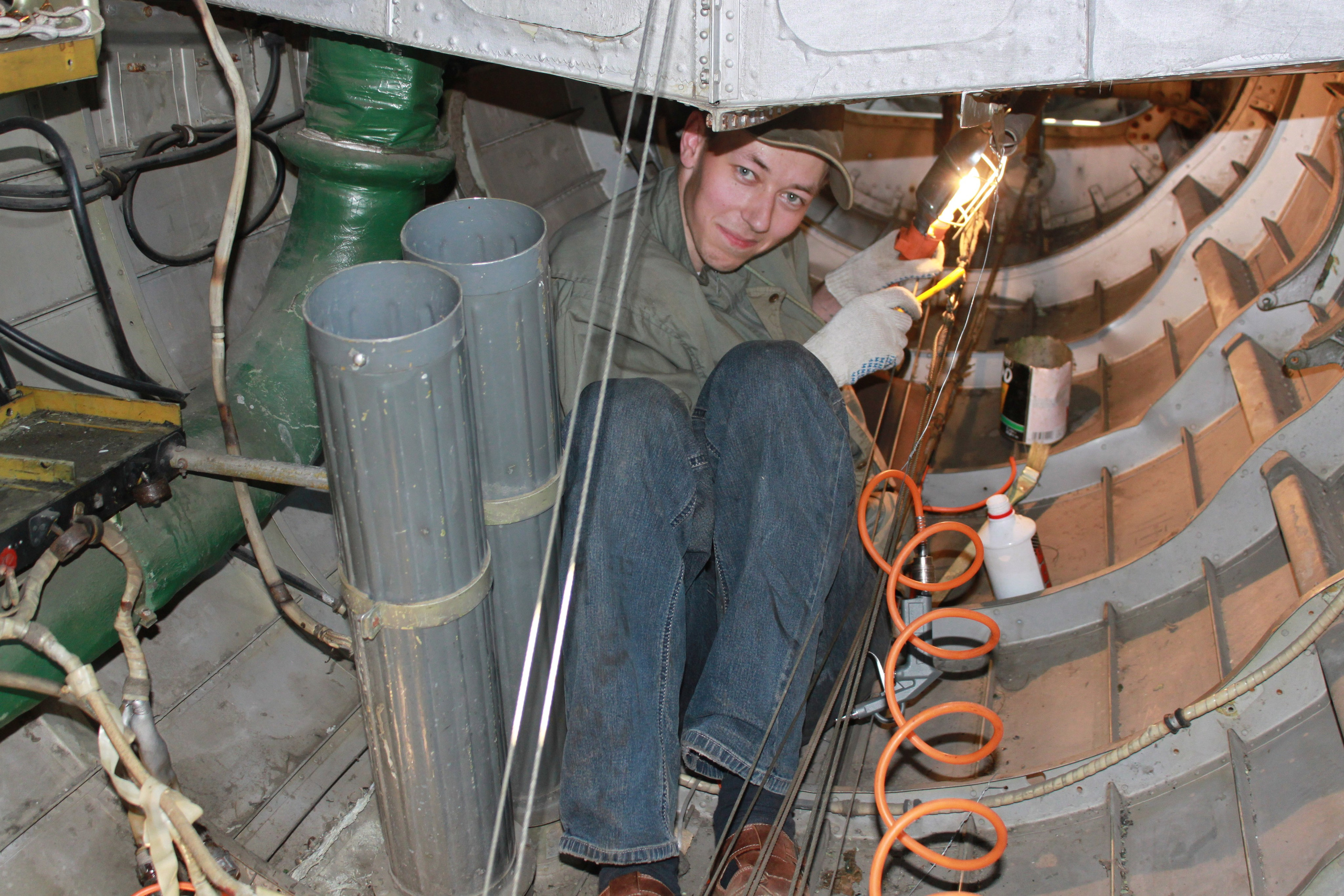 Ил-14Т «Голубая Мечта» работы в Тушино (2011 г.). Фотоальбом показывающий увлекательный мир авиации и мир медведей Андрея Иванова