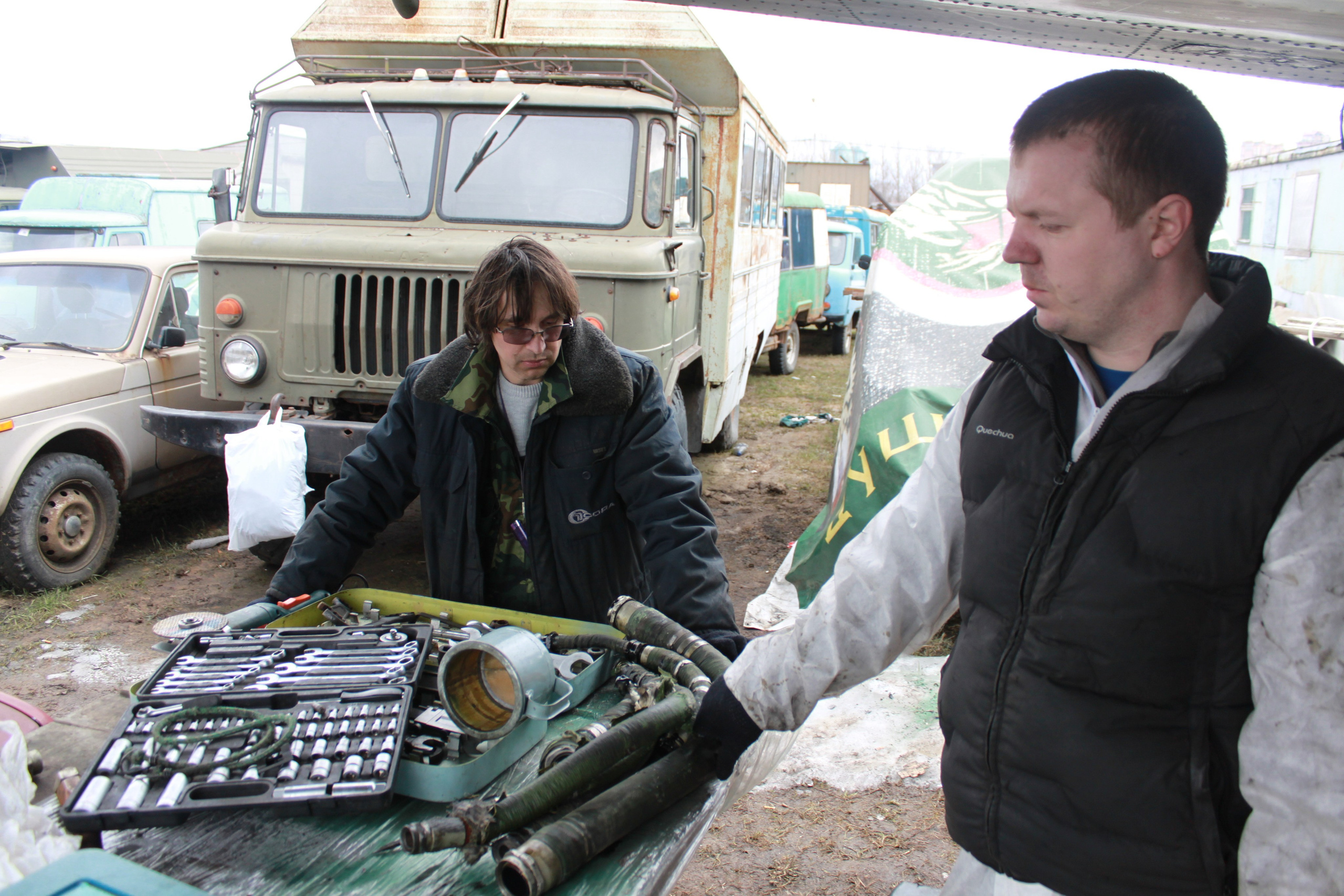 Ил-14Т «Голубая Мечта» работы в Тушино (2011 г.). Фотоальбом показывающий увлекательный мир авиации и мир медведей Андрея Иванова