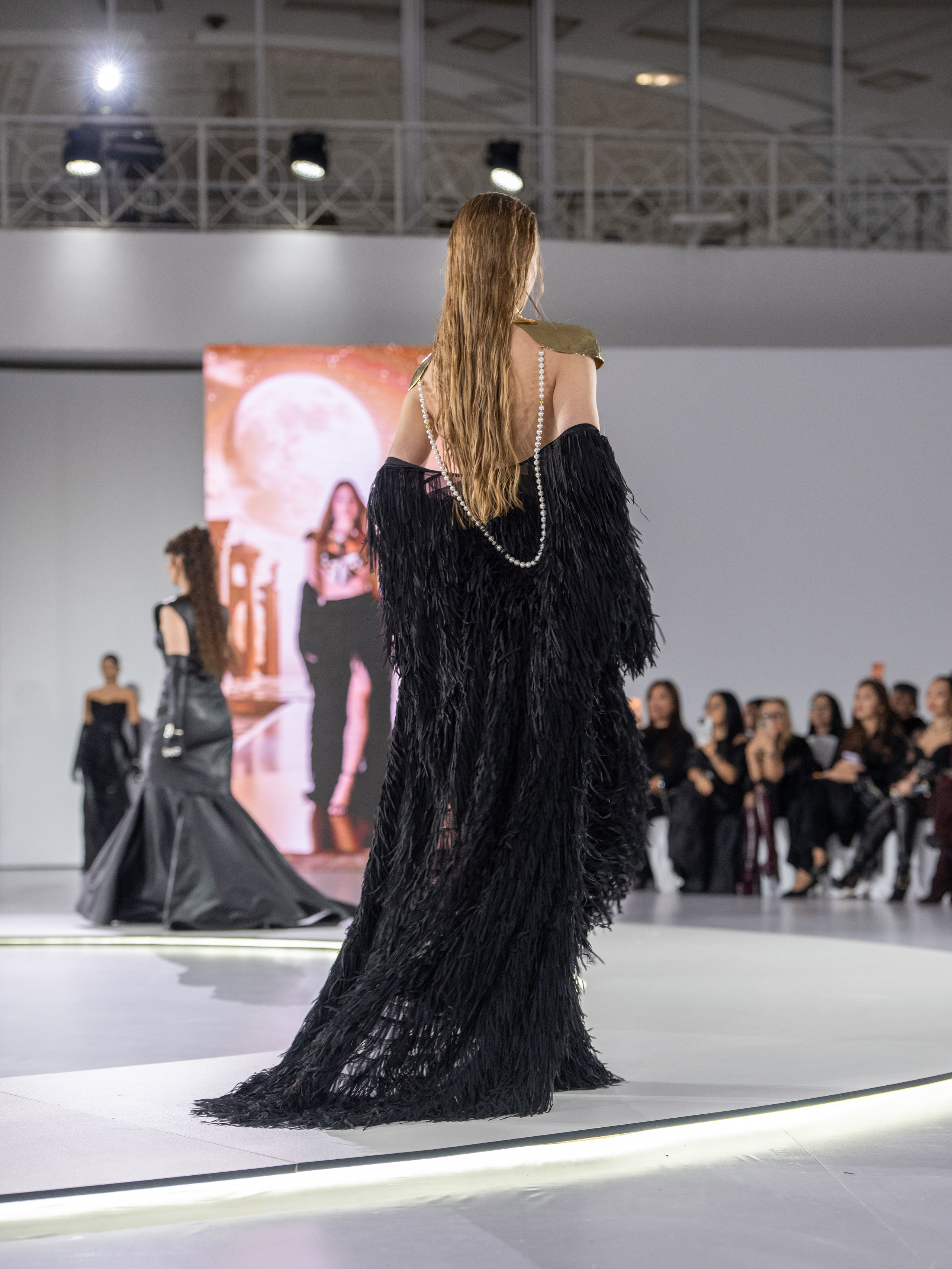 Дизайнер Arunaz. Сайт Алматинского НЮ АРТ, будуар и фэшн фотографа Дениса Карпенко