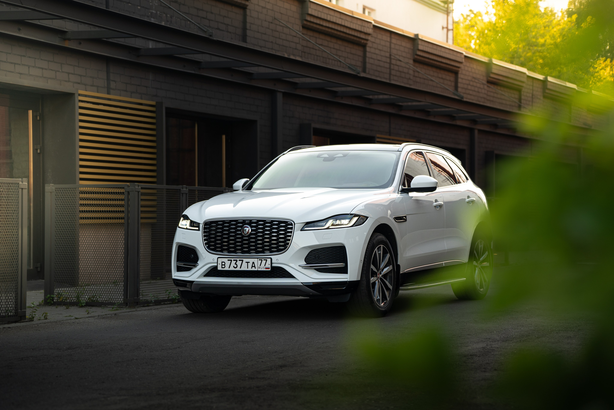 JAGUAR F-PACE. OZ Production