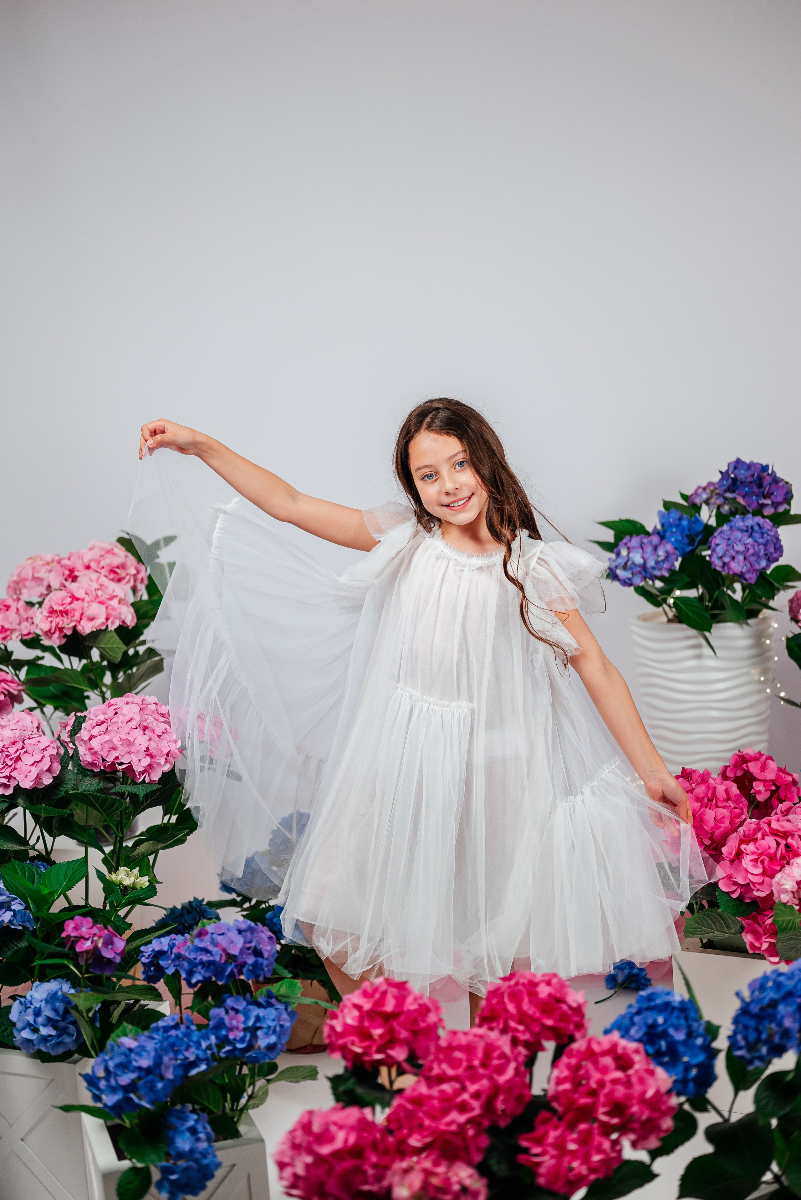 Вероника и гортензии. Семейный фотограф в Краснодаре