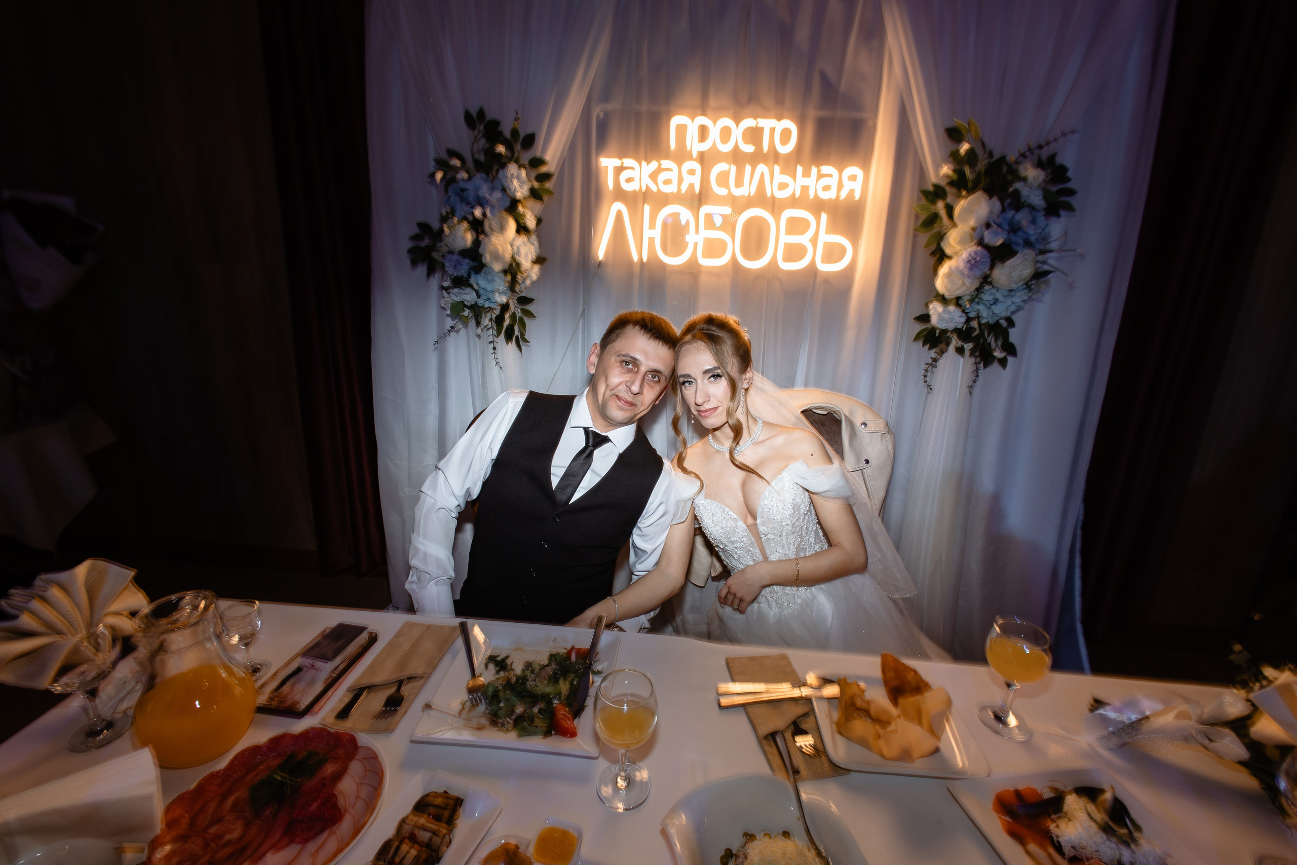 Анонс свадебных фотографий Вики и Александра. Фотограф Михаил Александров