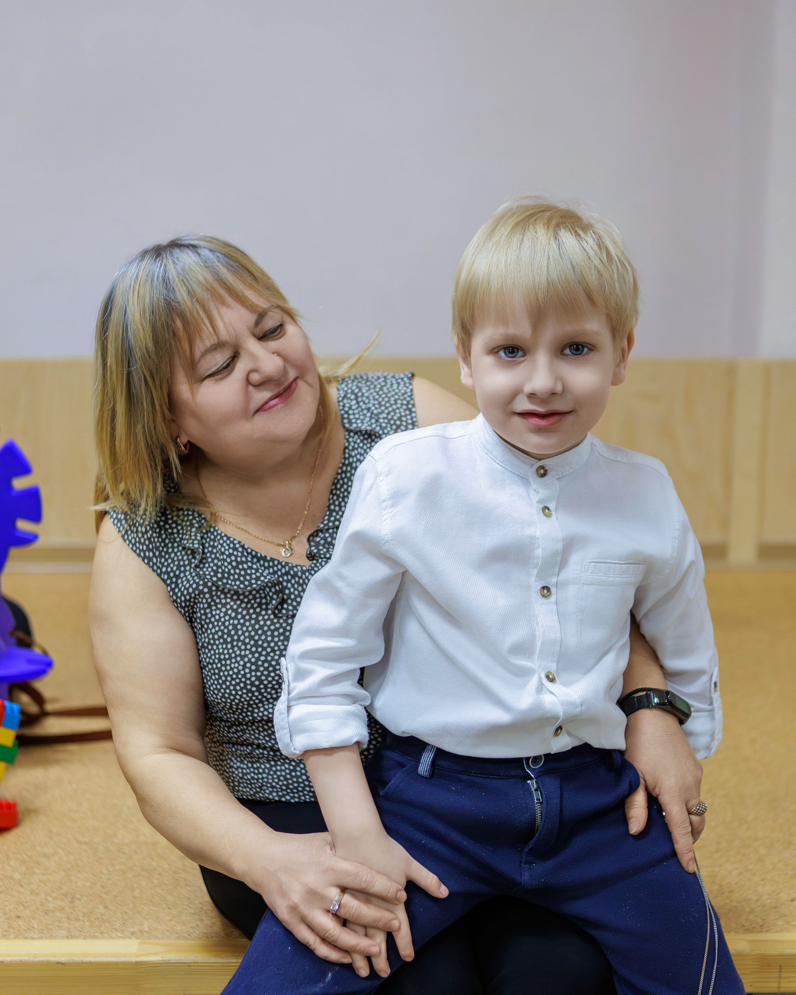 МК к 8 марта. Выпускные альбомы и школьный фотограф в Подольске, Троицке, Щербинке, Москве и Московской области