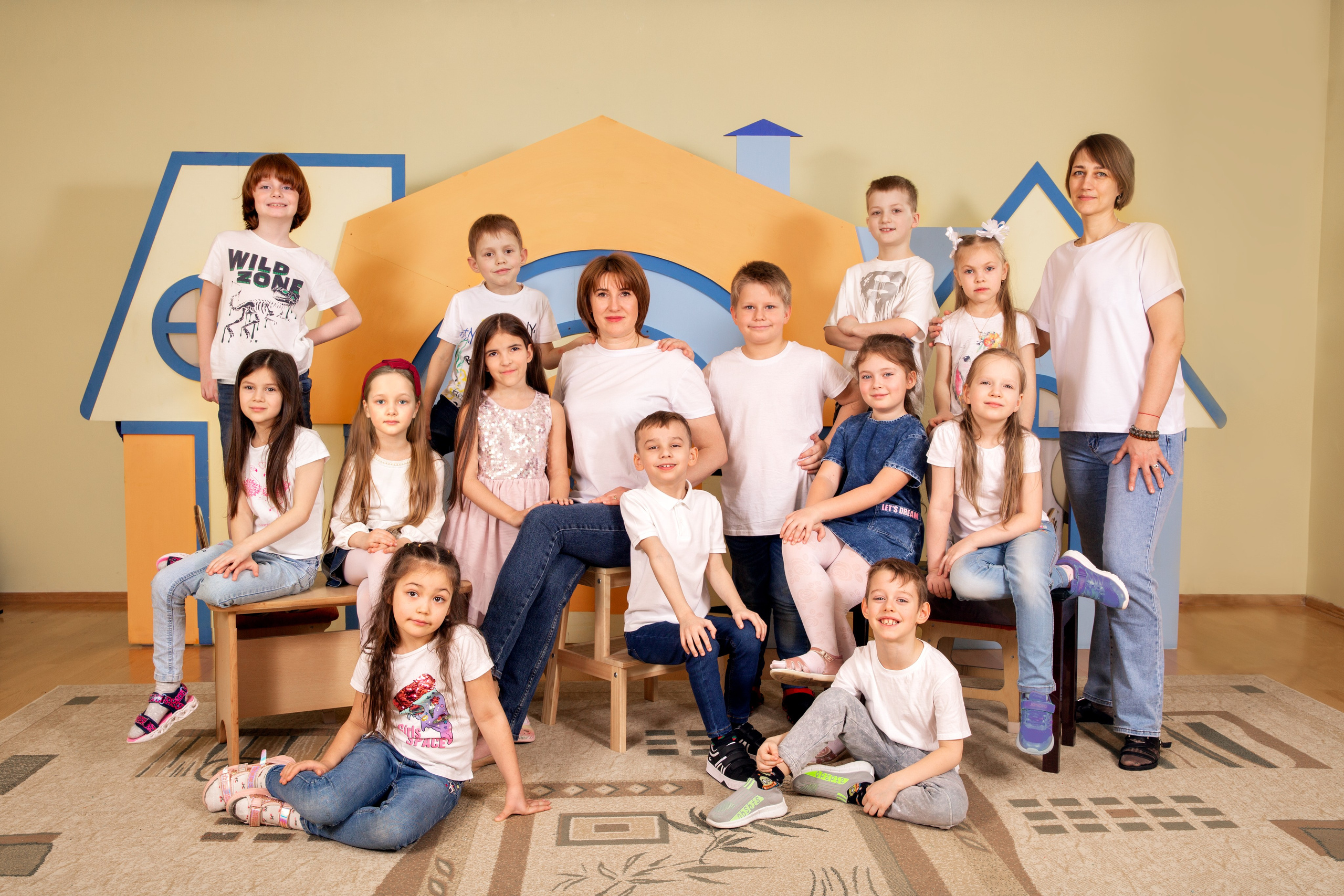 Общее фото в саду. Фотограф Дарья Нагайцева