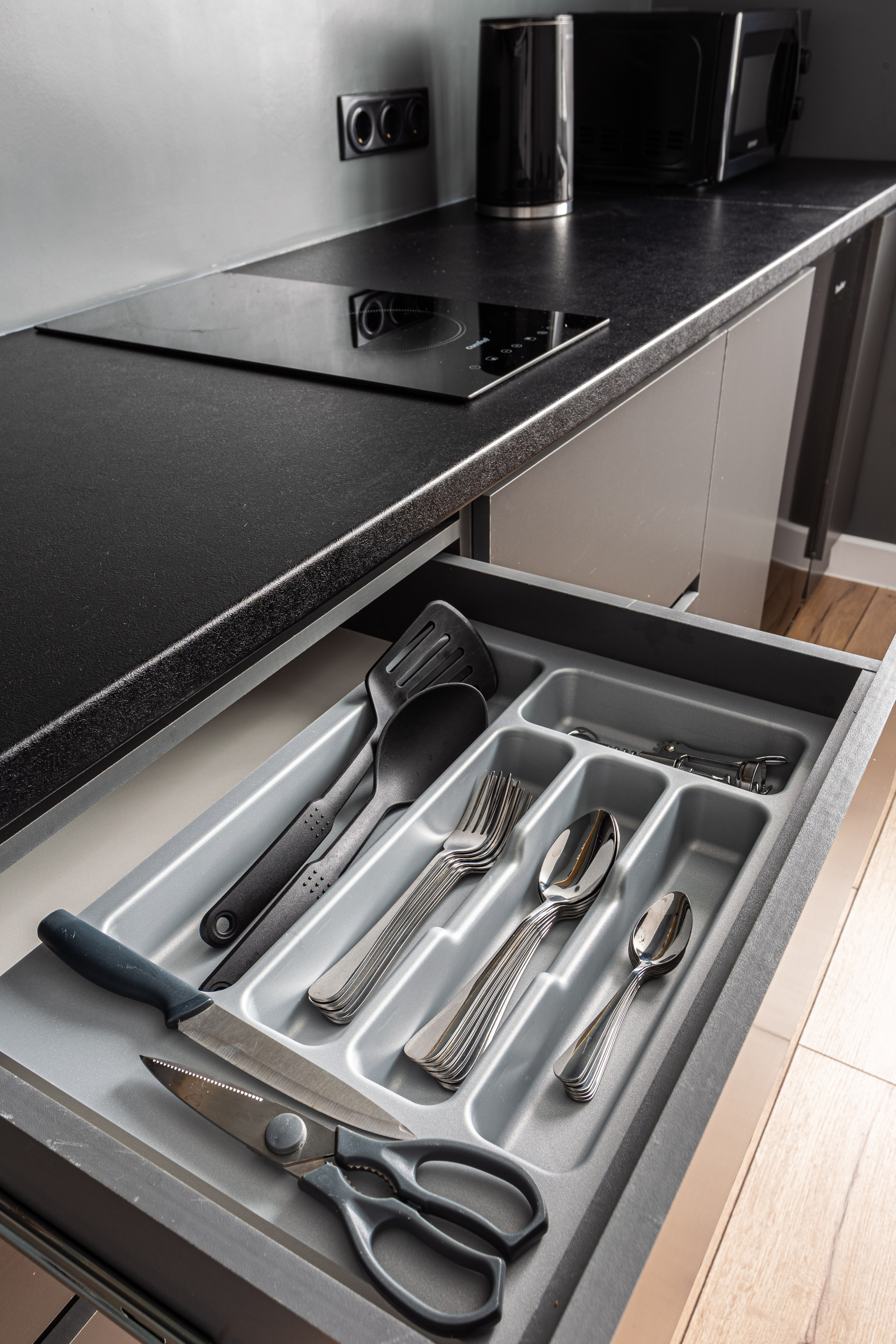 Фотосъемка для посуточной аренды по адресу ул. Лесников, д. 25. Интерьерный фотограф и ретушер в Красноярске Денис Антропов