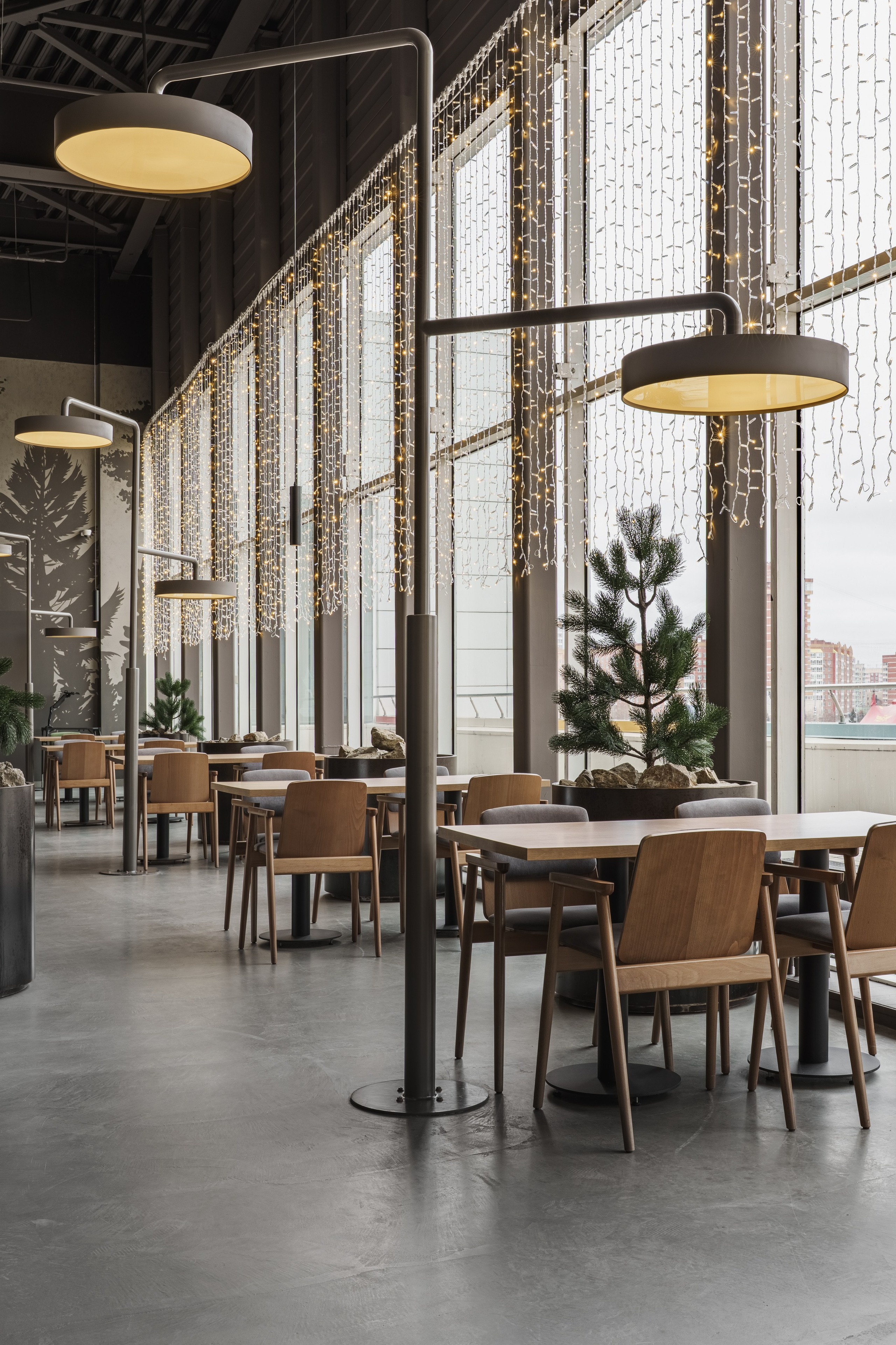 Фотосъемка Фудкорта ТРЦ «Планета». Интерьерный фотограф и ретушер в Красноярске Денис Антропов