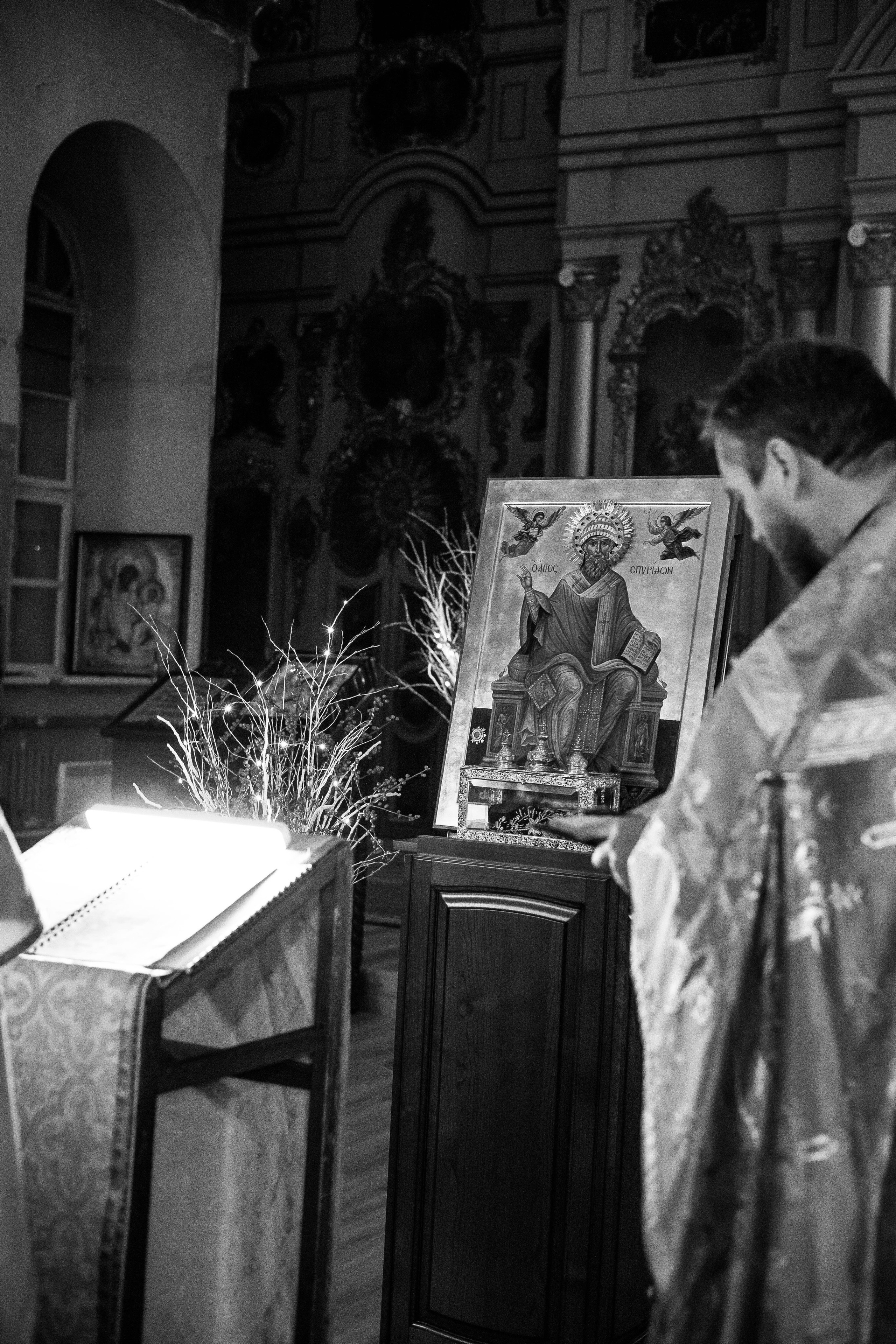 Храм Воскресения Словущего в Барашах.Всенощное накануне дня памяти Спиридона Тримифунтского. Артеменкова Анна Фотограф