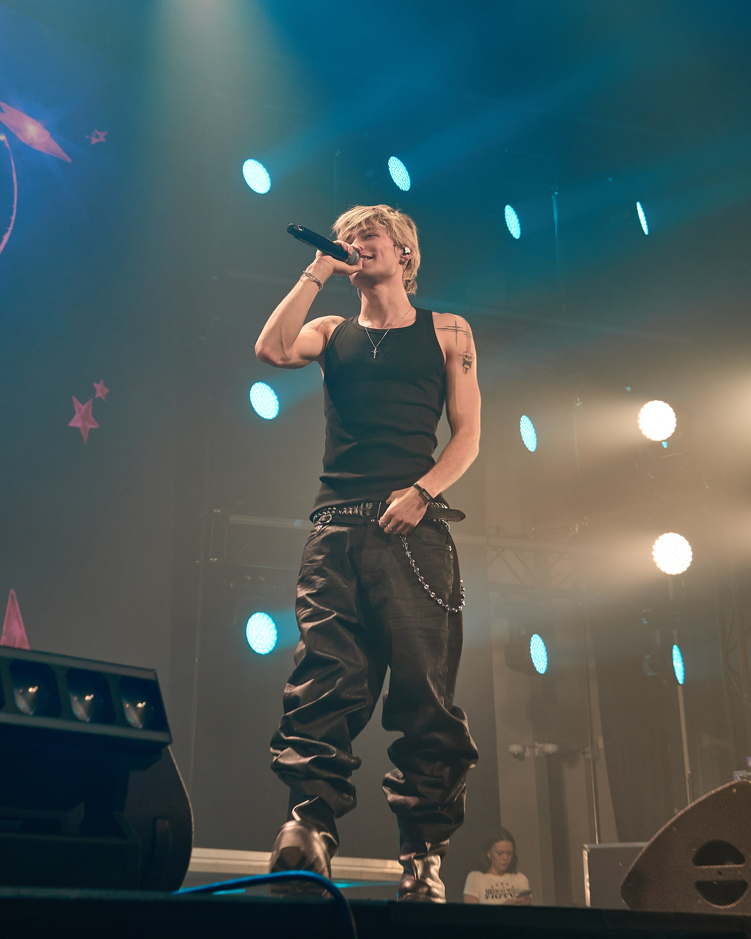 Nkeei, Unique, Artem Shilovets. Святослав Лебедев | Рекламный фотограф — Коммерческая съемка, Арт-дирекшн, AI-интеграция