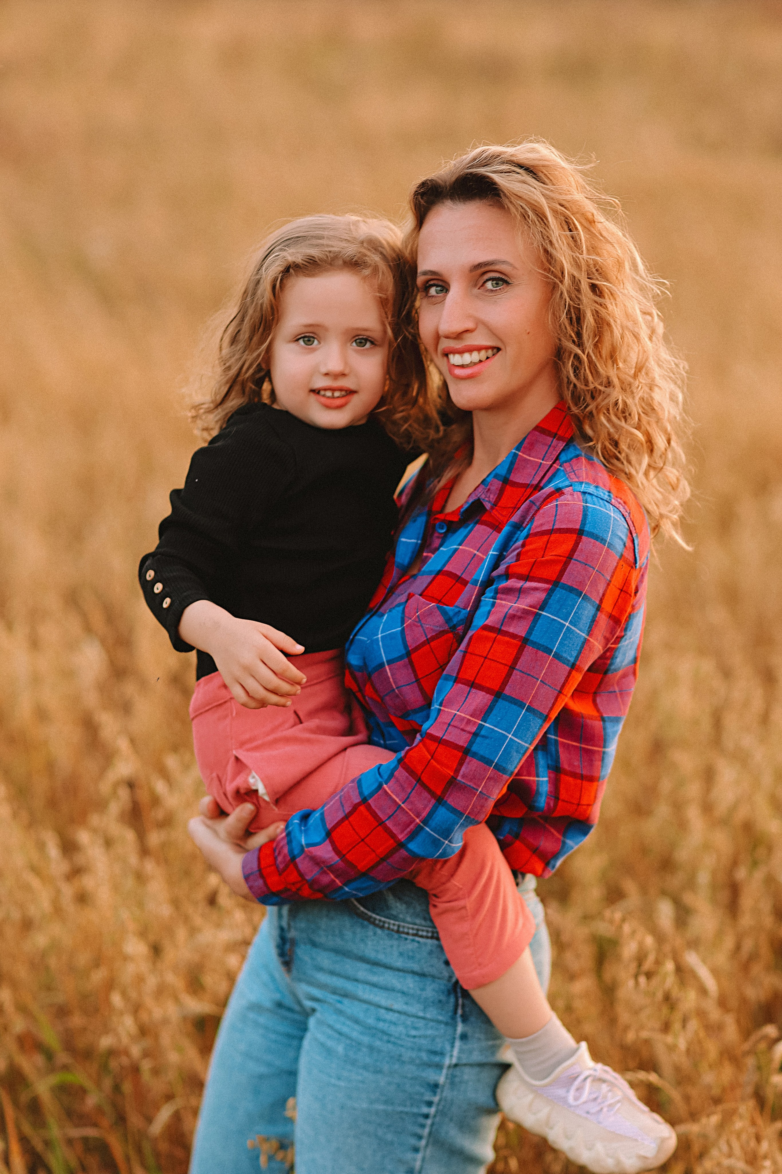 Поле. Семейный фотограф Тюмень, фотограф на роды Салмина Мария