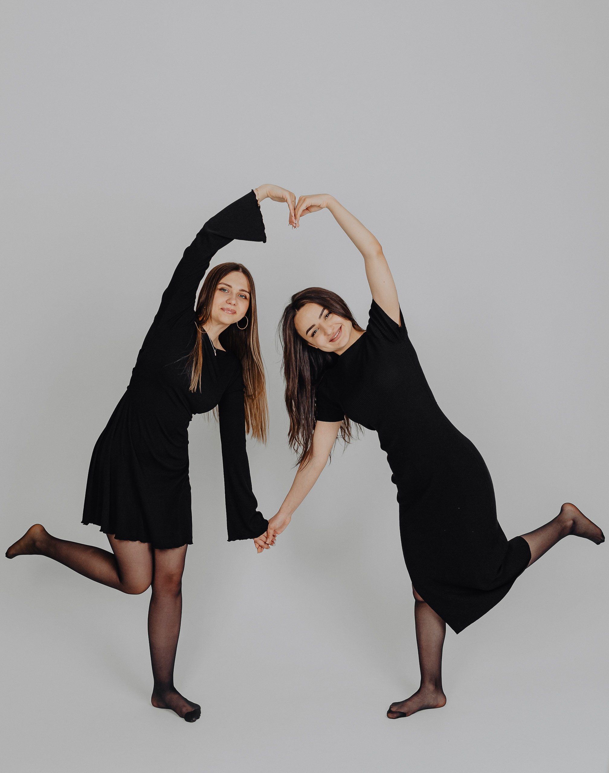 Даша и Айнура. ФОТОГРАФ ~ Виктория Ивченко ~ Старый Оскол