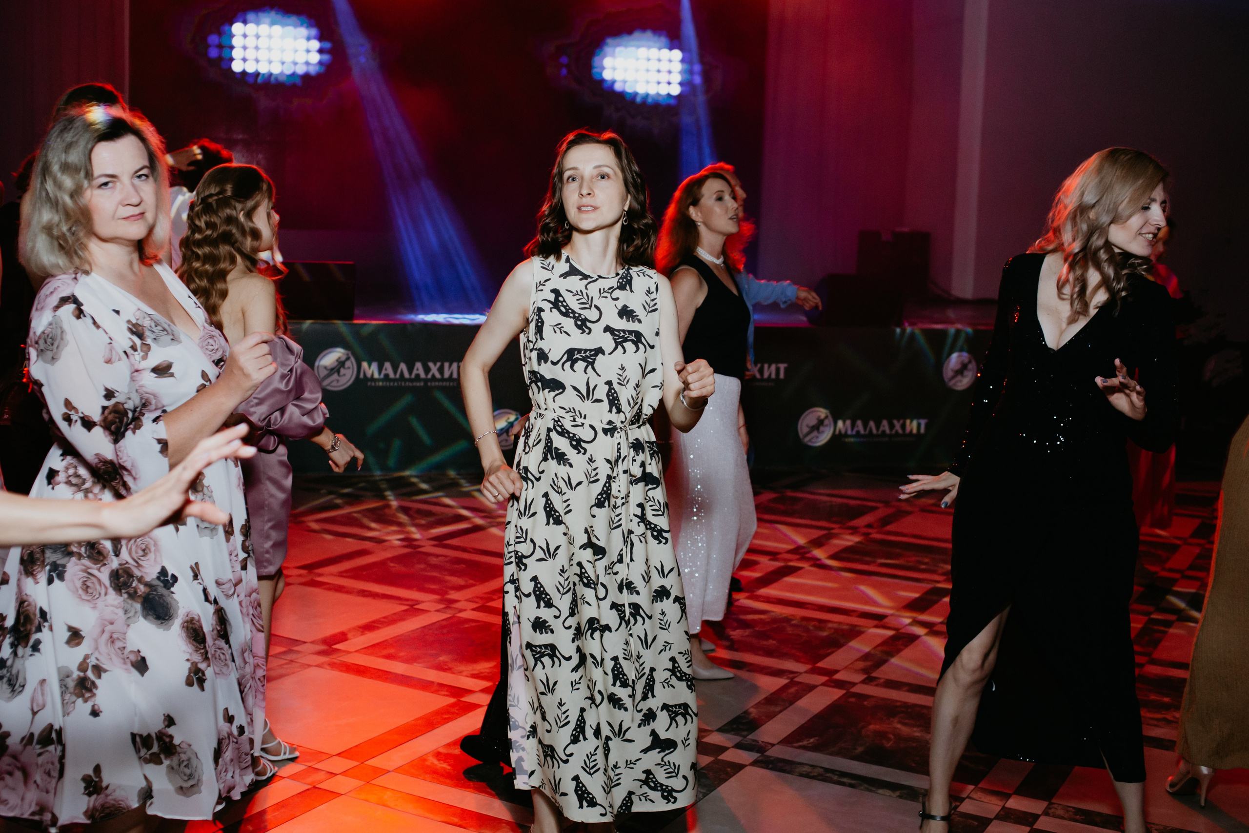 Выпускной 2025 (9класс) 124 школа. Фотограф в Челябинске Ополихина Анна