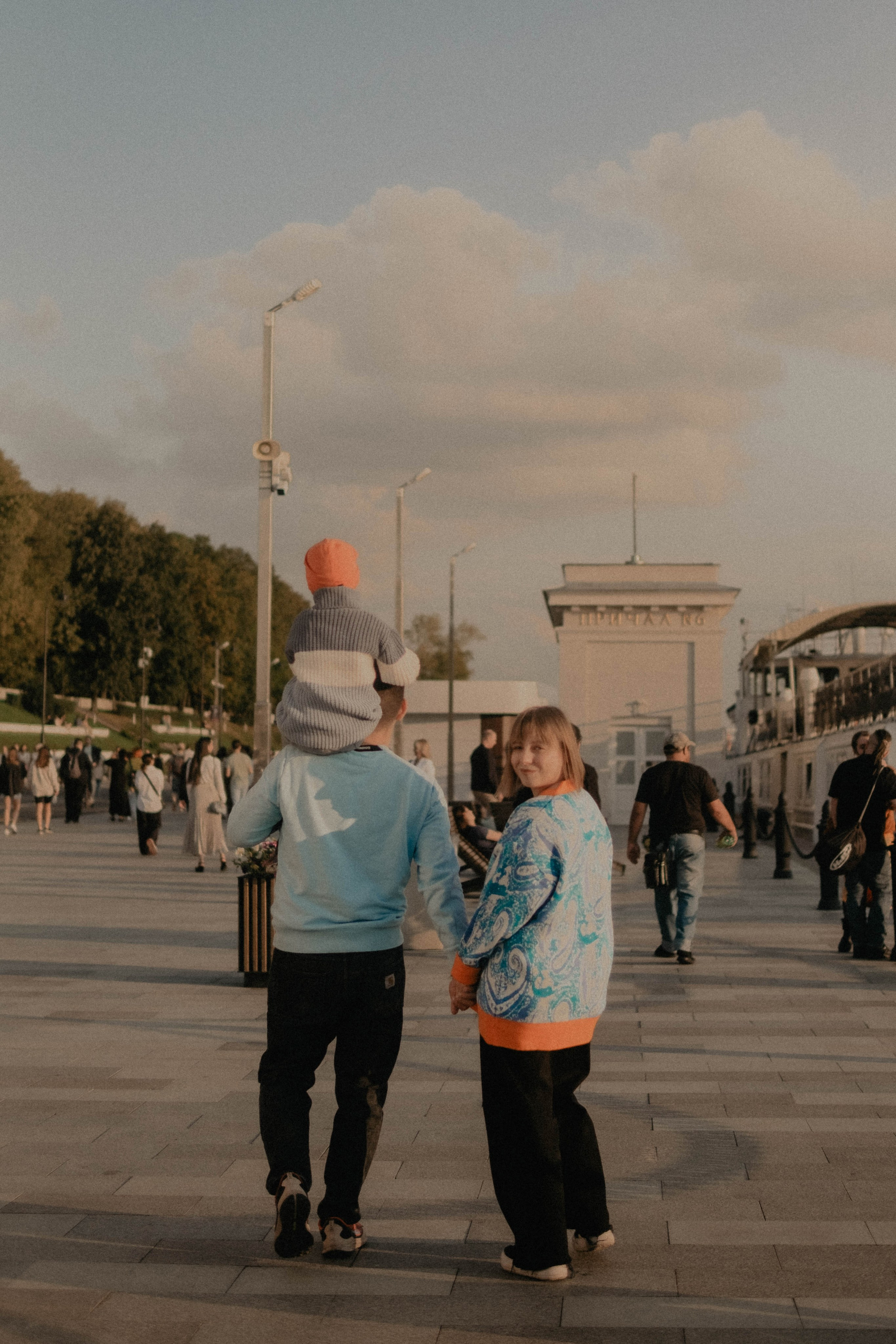 Лида, Ринат и малыш Елисей. Свадебный фотограф Оля Григунова