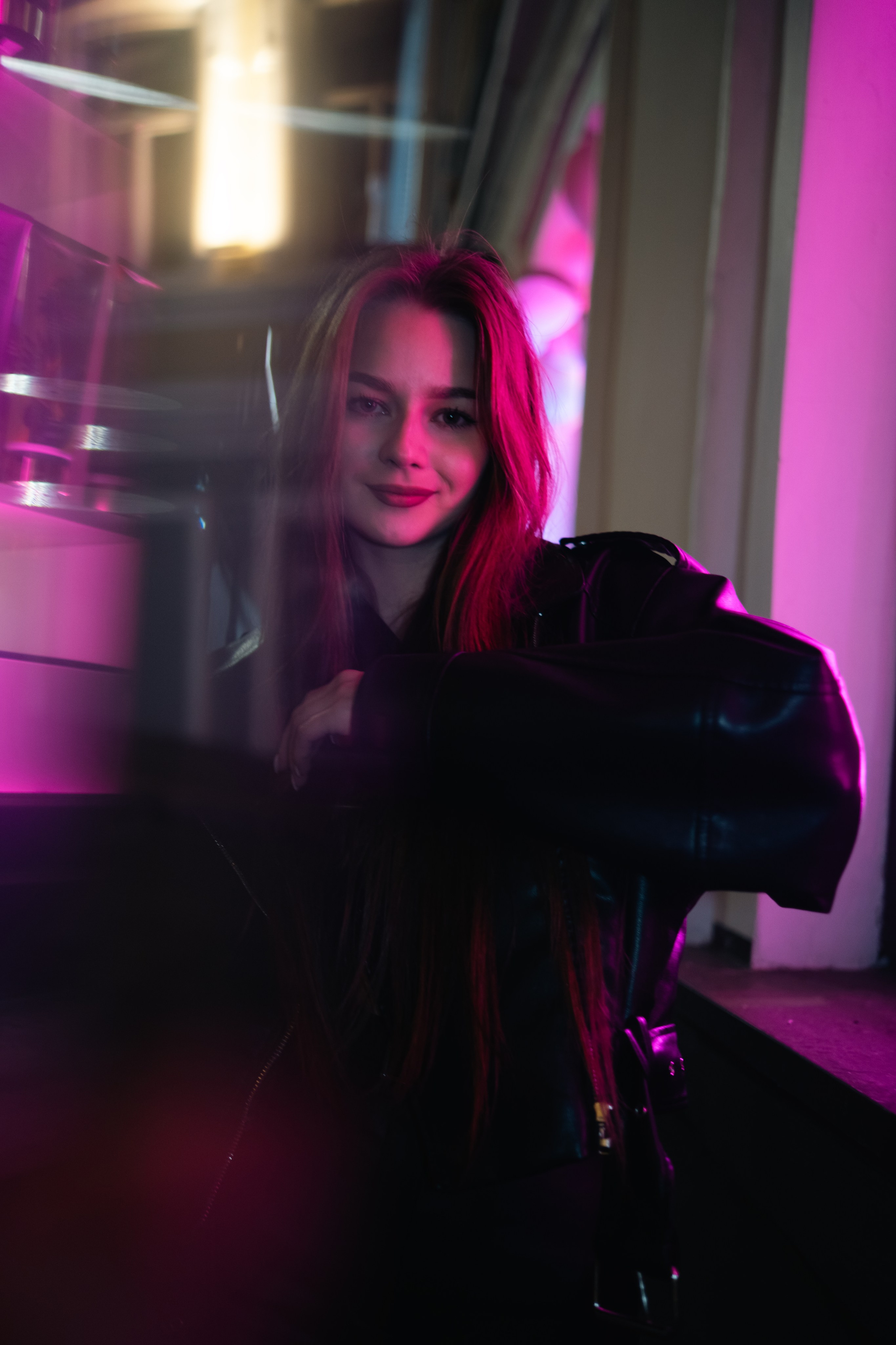 Наиля / Призмаграфичный сине-розовый неон. Felixtones