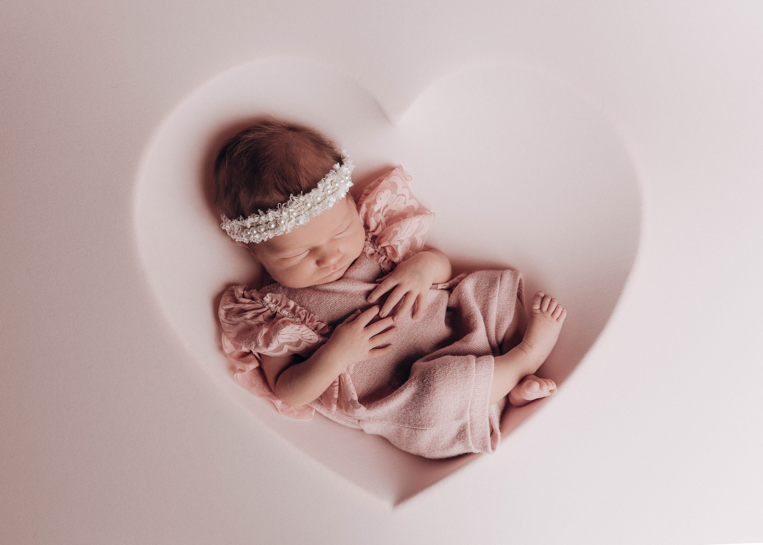 НОВОРОЖДЕННЫЕ МАЛЫШИ. Фотосессия новорожденных в Москве и Московской области