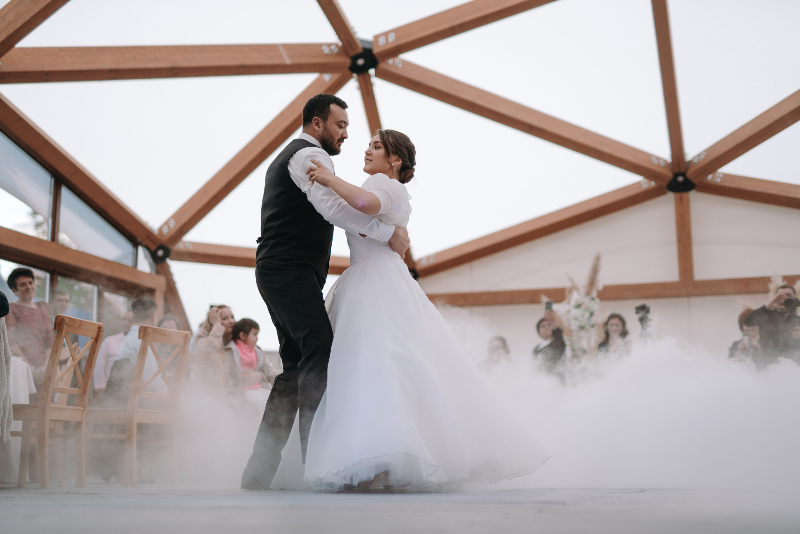 Свадебная фотосессия Радика и Дианы — Уфа, Nesterov Plaza, ЖК Империал, Президент Отель, шатёр М5