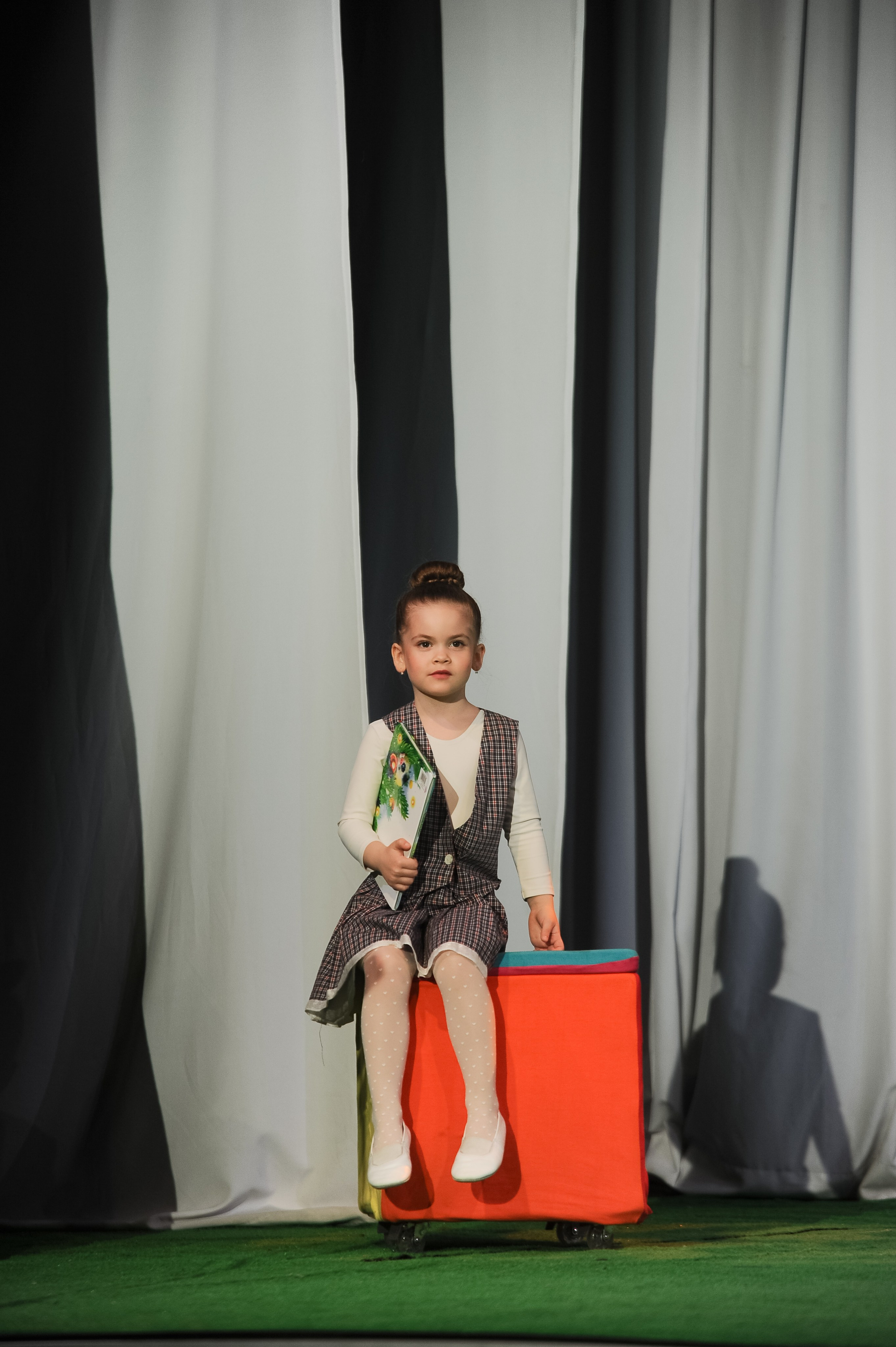 Выпускной 2025, детский центр «Самовар». Фотограф Олег Юршевич Солигорск Минск