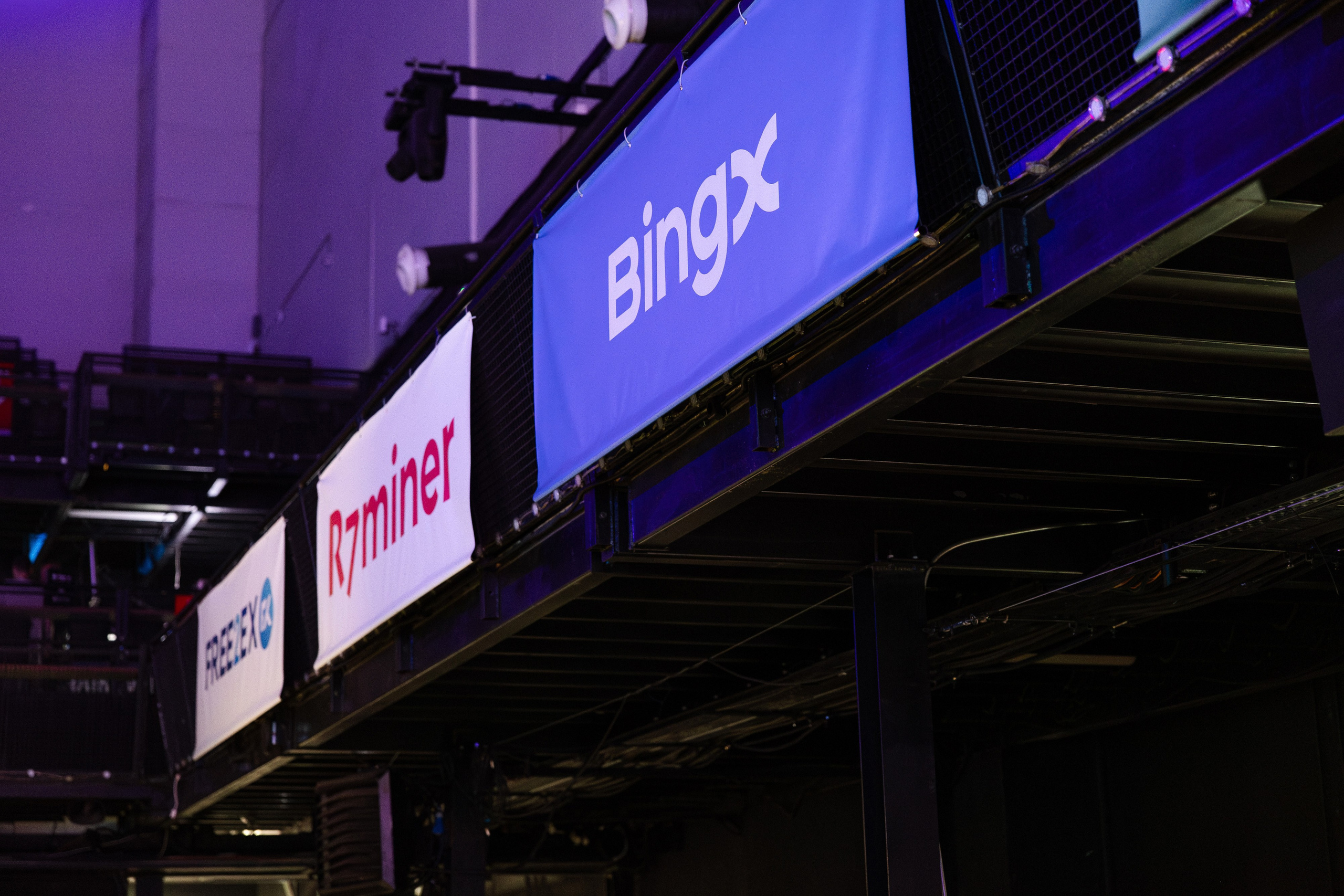 Crypto Summit. Свадебный репортажный фотограф в Москве