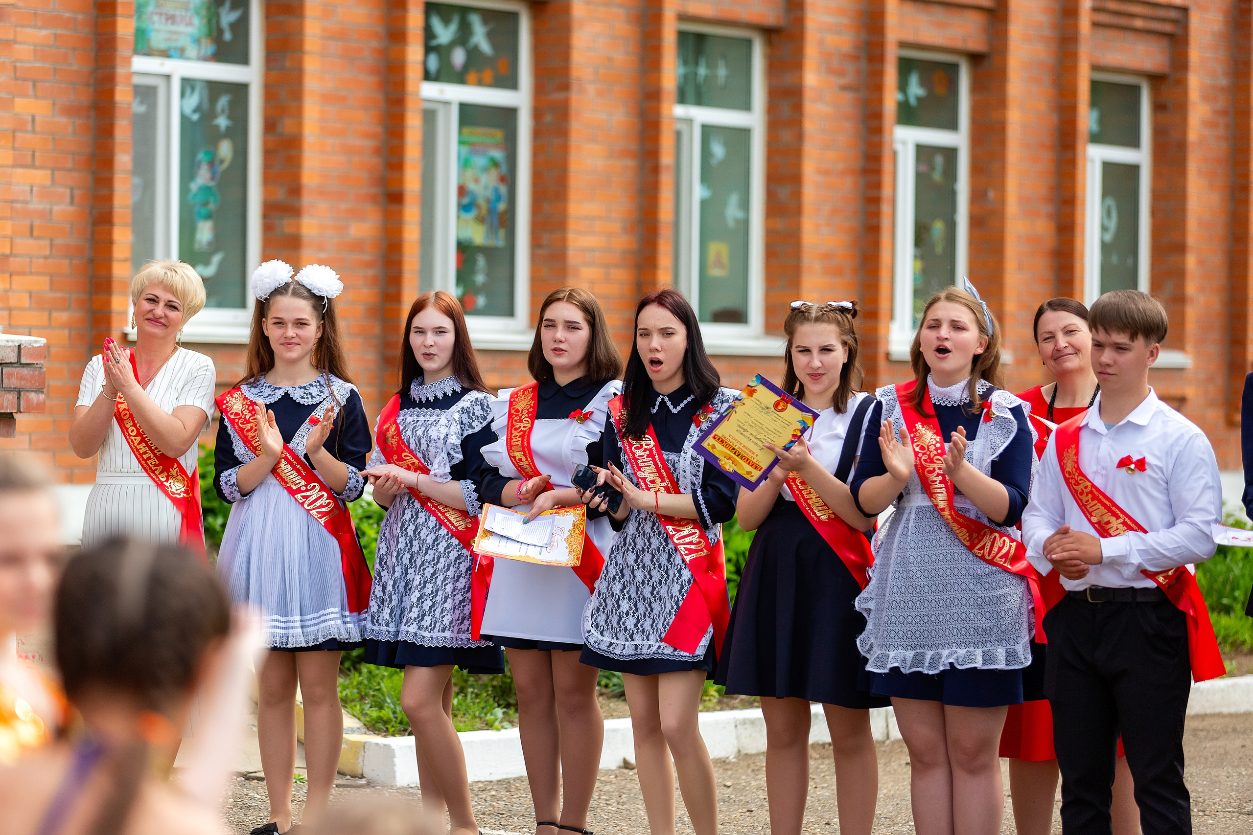 Последний звонок. с. Многоудобное. Стильный выпускной альбом Владивосток фотограф Вероника Мигачева