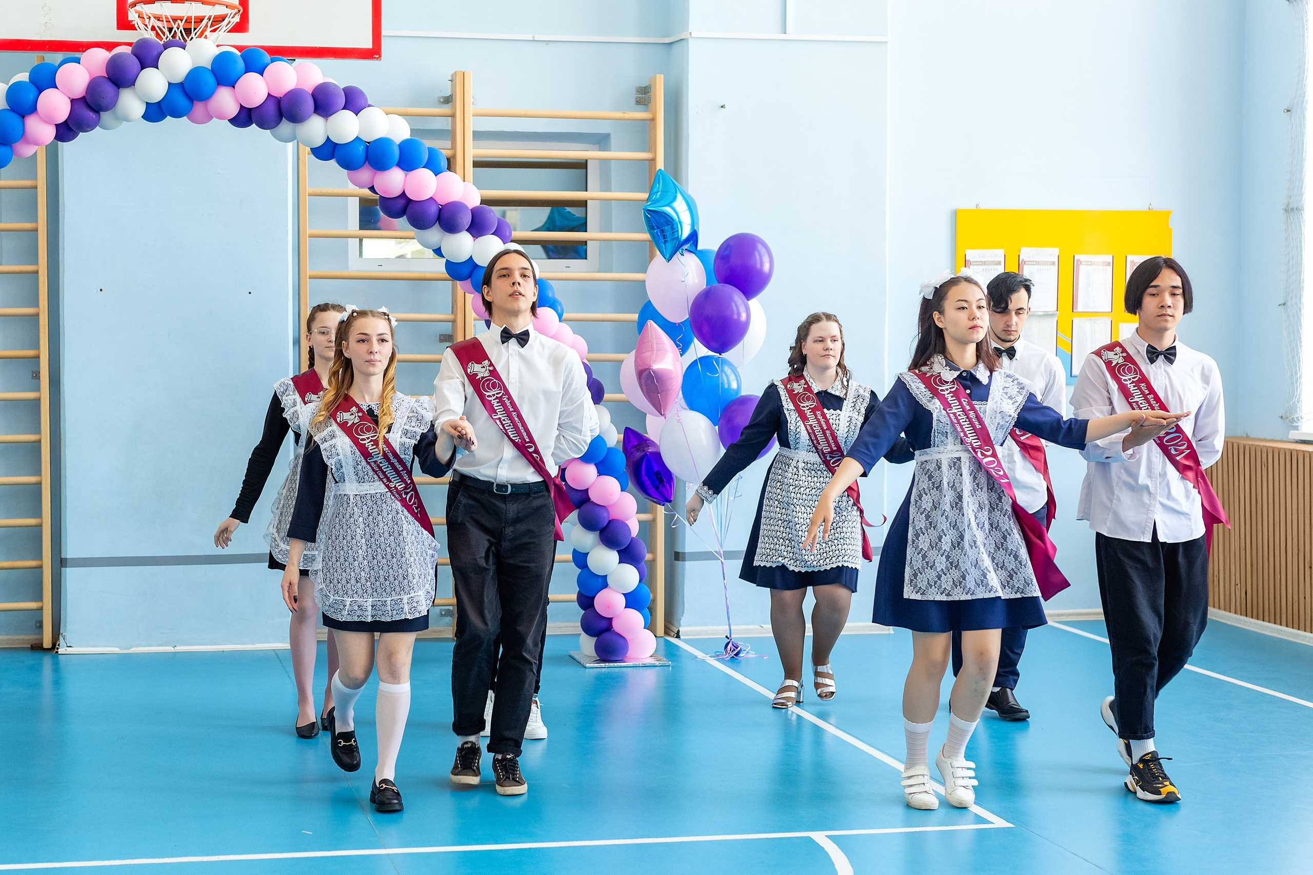 Последний звонок 1школа. Стильный выпускной альбом Владивосток фотограф Вероника Мигачева