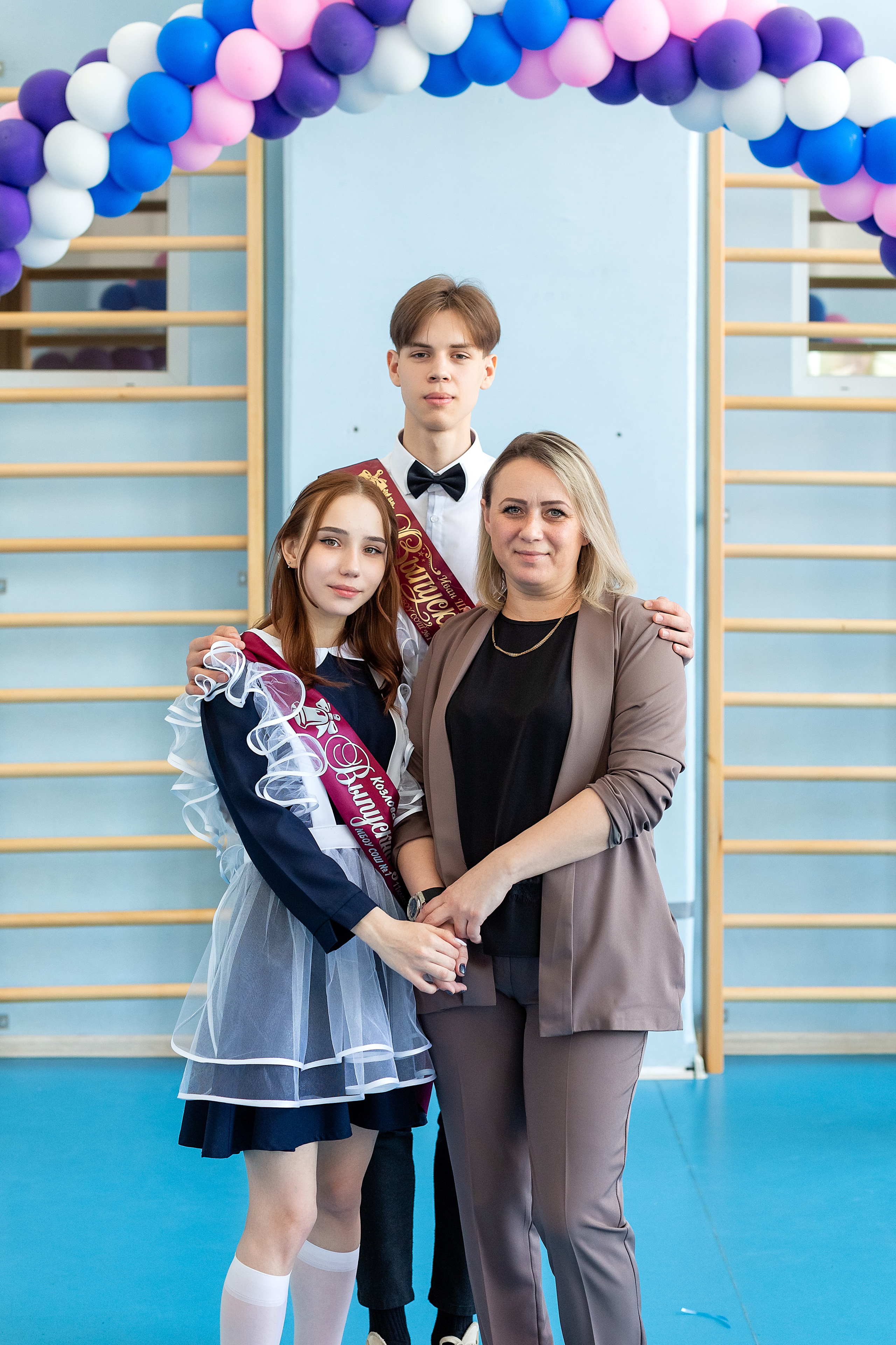 Последний звонок 1школа. Стильный выпускной альбом Владивосток фотограф Вероника Мигачева