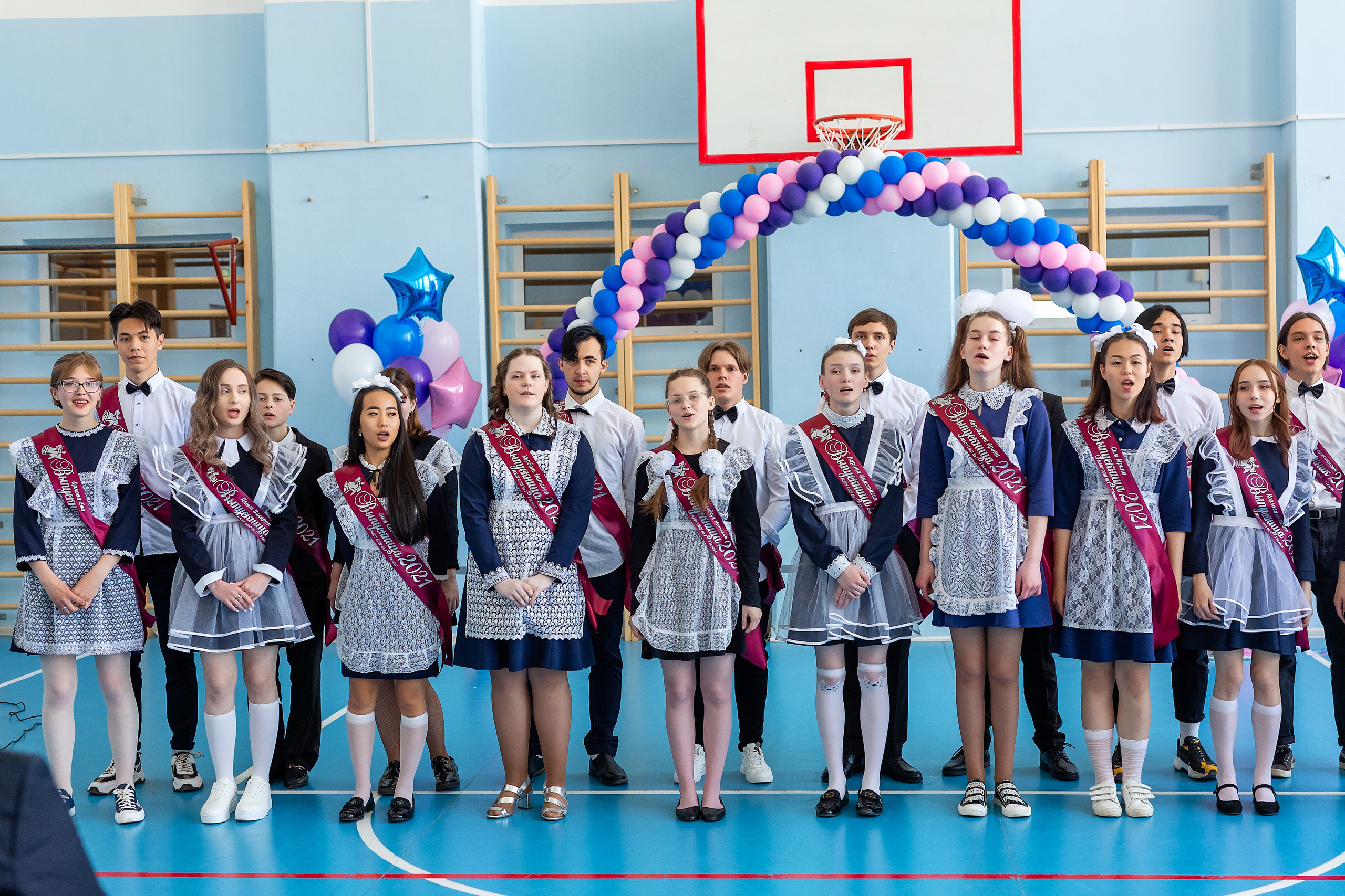 Последний звонок 1школа. Стильный выпускной альбом Владивосток фотограф Вероника Мигачева