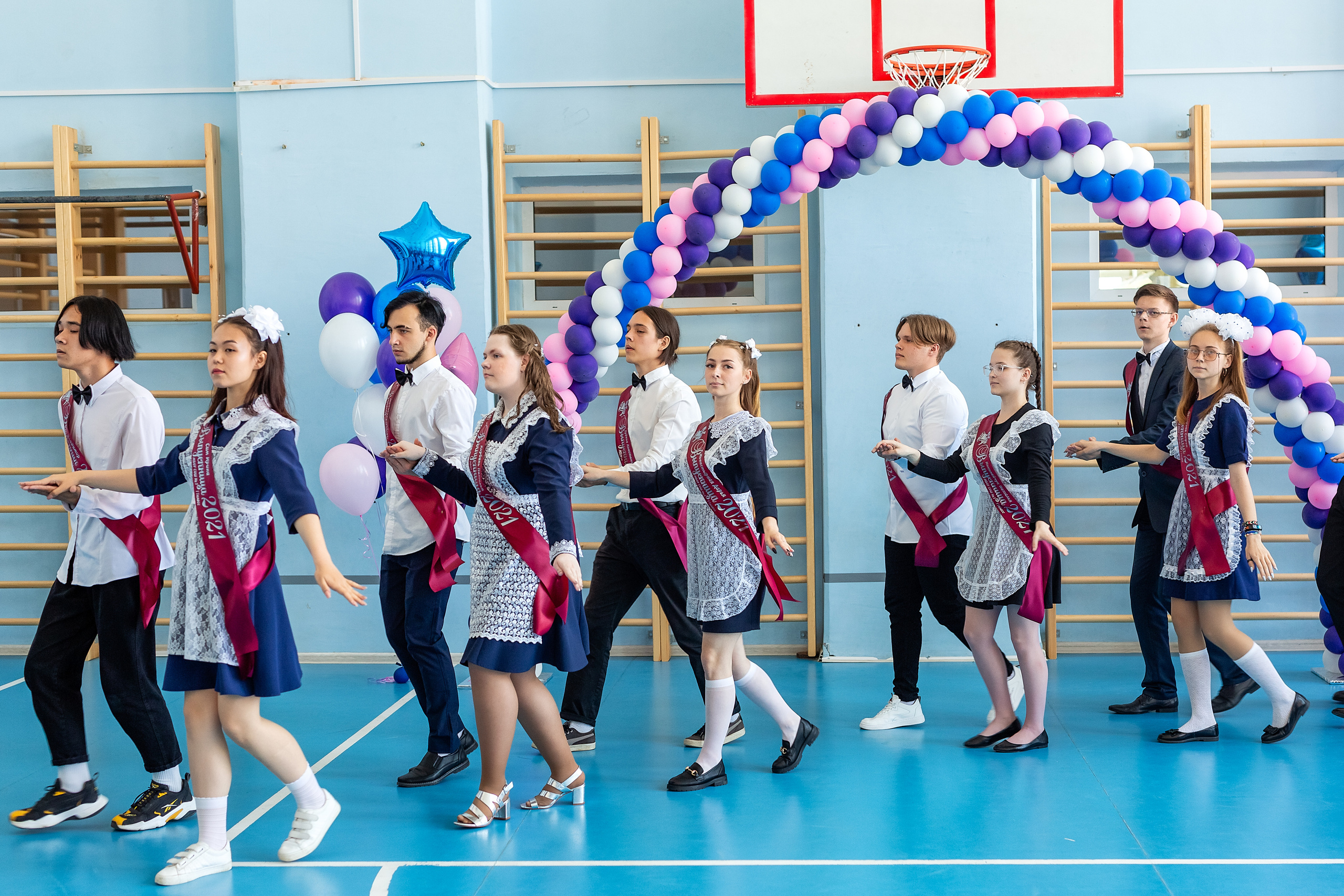 Последний звонок 1школа. Стильный выпускной альбом Владивосток фотограф Вероника Мигачева