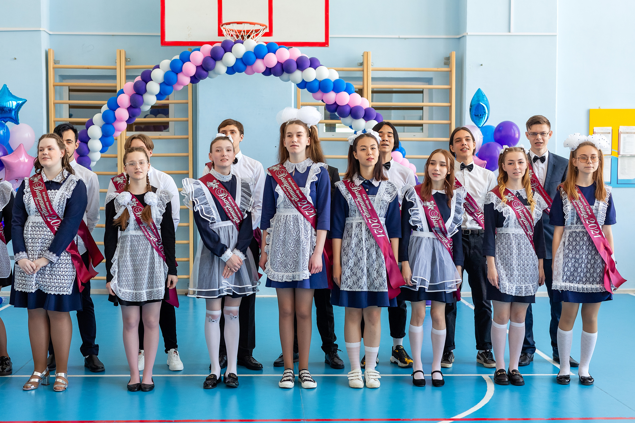 Последний звонок 1школа. Стильный выпускной альбом Владивосток фотограф Вероника Мигачева