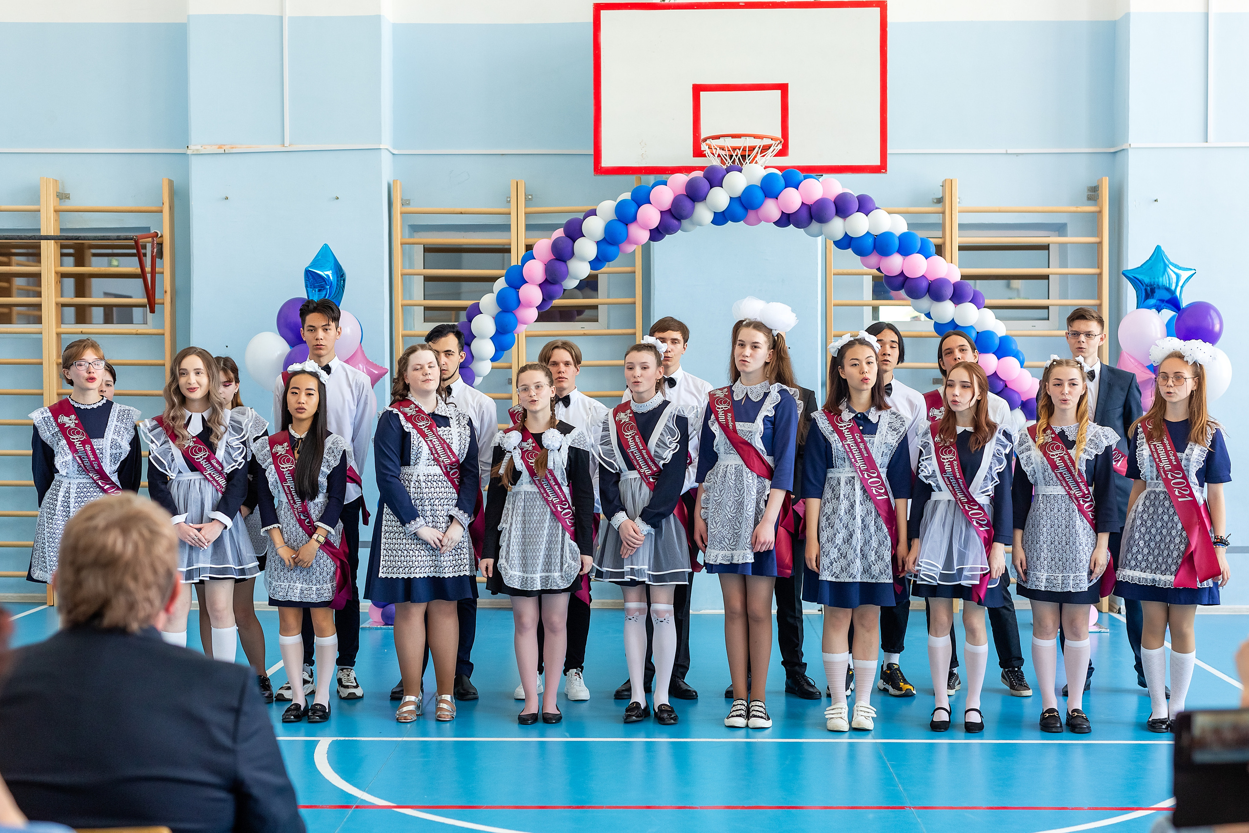 Последний звонок 1школа. Стильный выпускной альбом Владивосток фотограф Вероника Мигачева