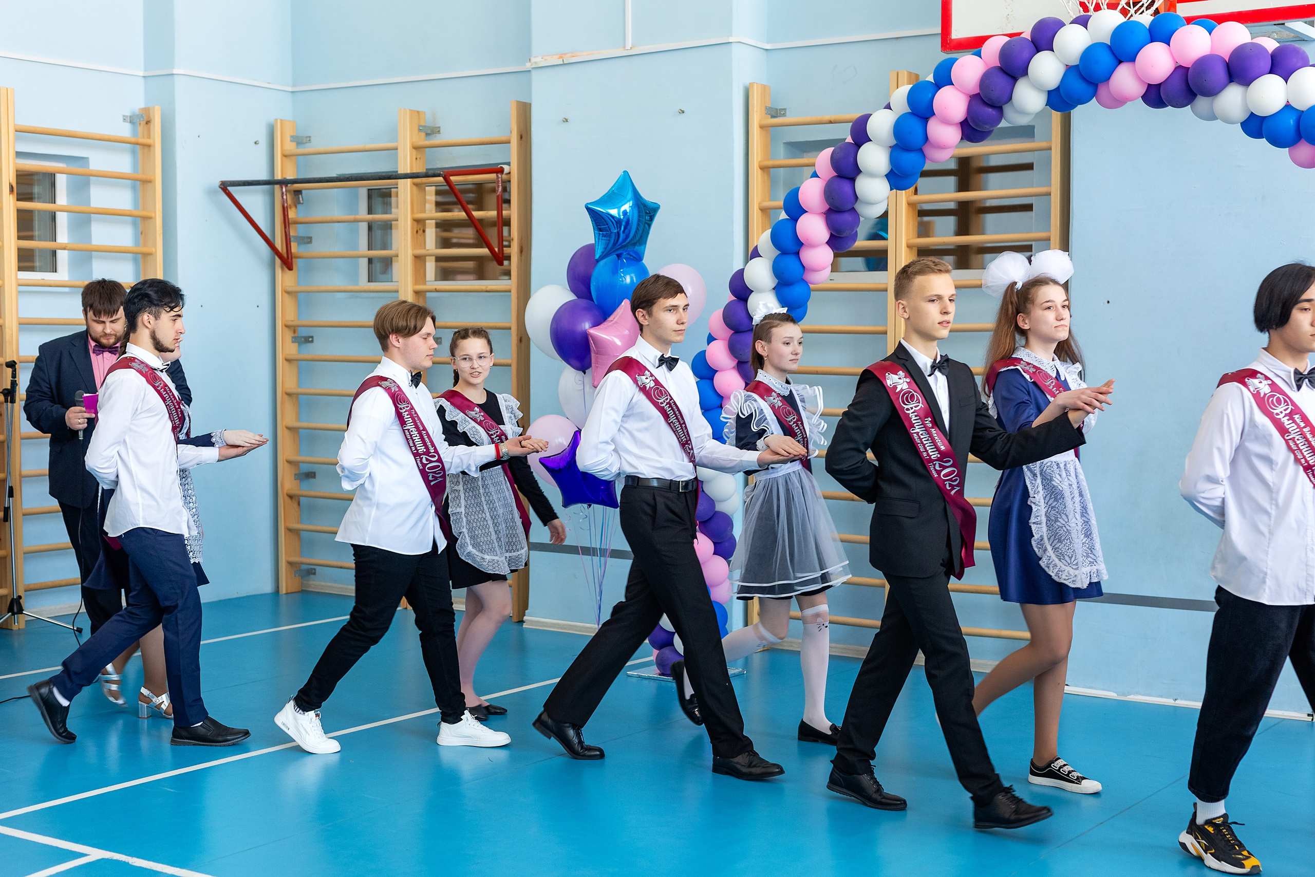 Последний звонок 1школа. Стильный выпускной альбом Владивосток фотограф Вероника Мигачева