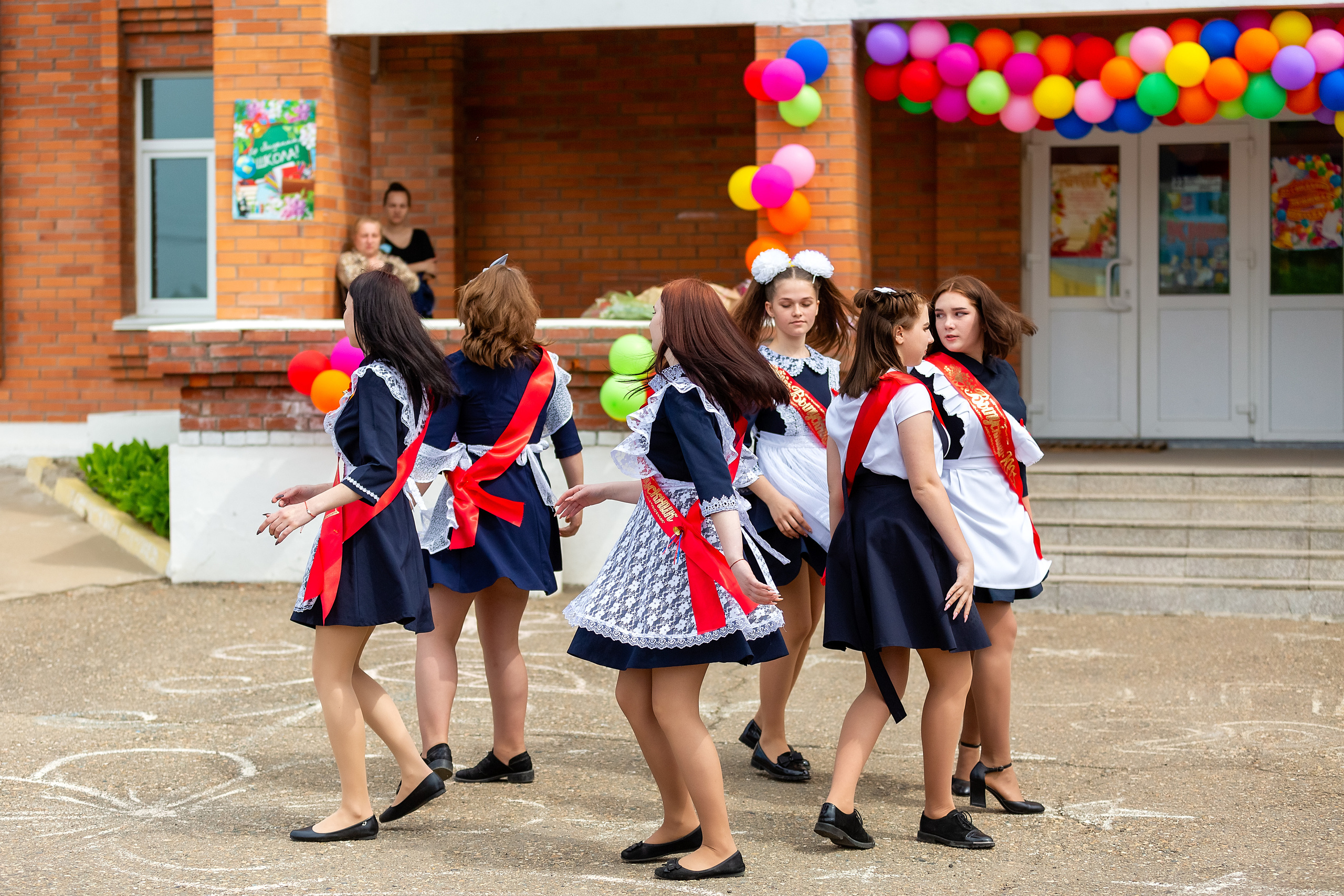 Последний звонок. с. Многоудобное. Стильный выпускной альбом Владивосток фотограф Вероника Мигачева