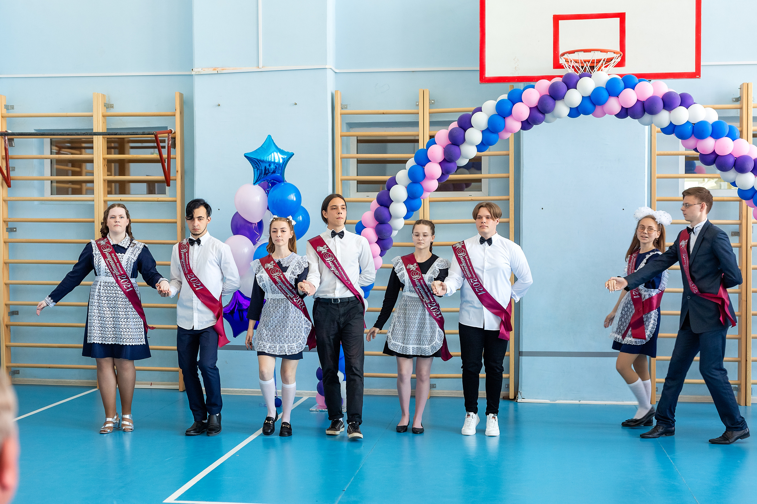 Последний звонок 1школа. Стильный выпускной альбом Владивосток фотограф Вероника Мигачева