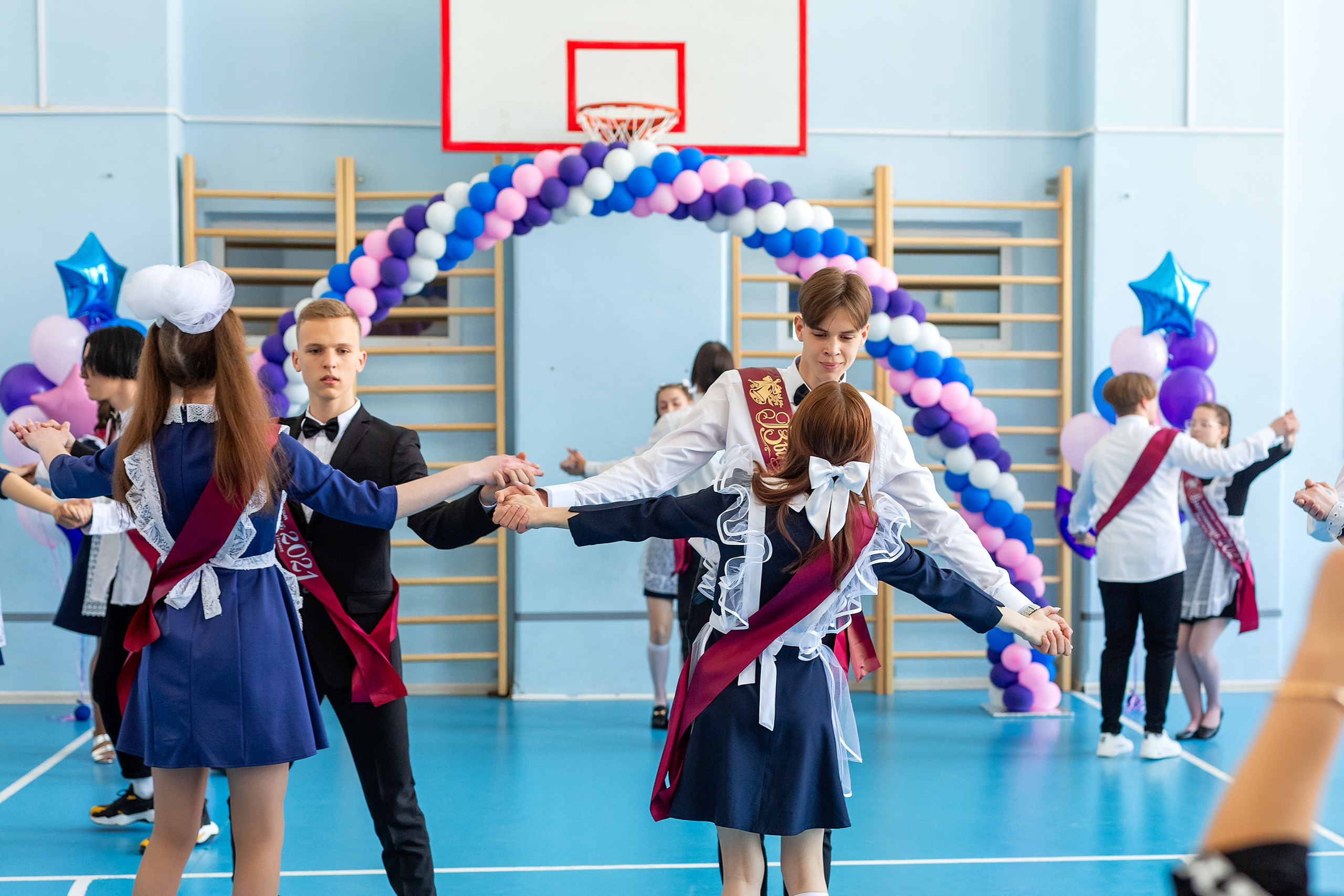 Последний звонок 1школа. Стильный выпускной альбом Владивосток фотограф Вероника Мигачева