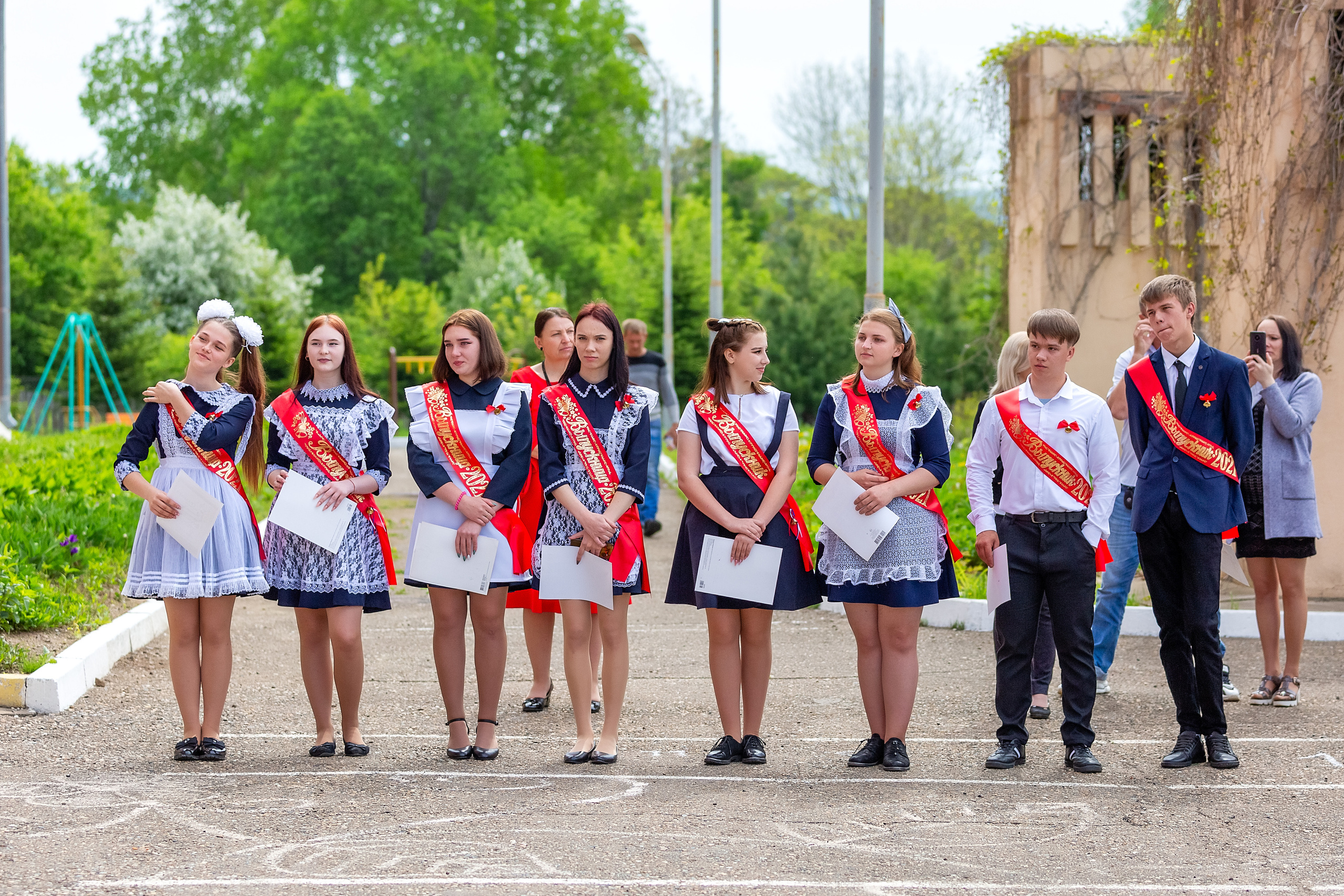 Последний звонок. с. Многоудобное. Стильный выпускной альбом Владивосток фотограф Вероника Мигачева