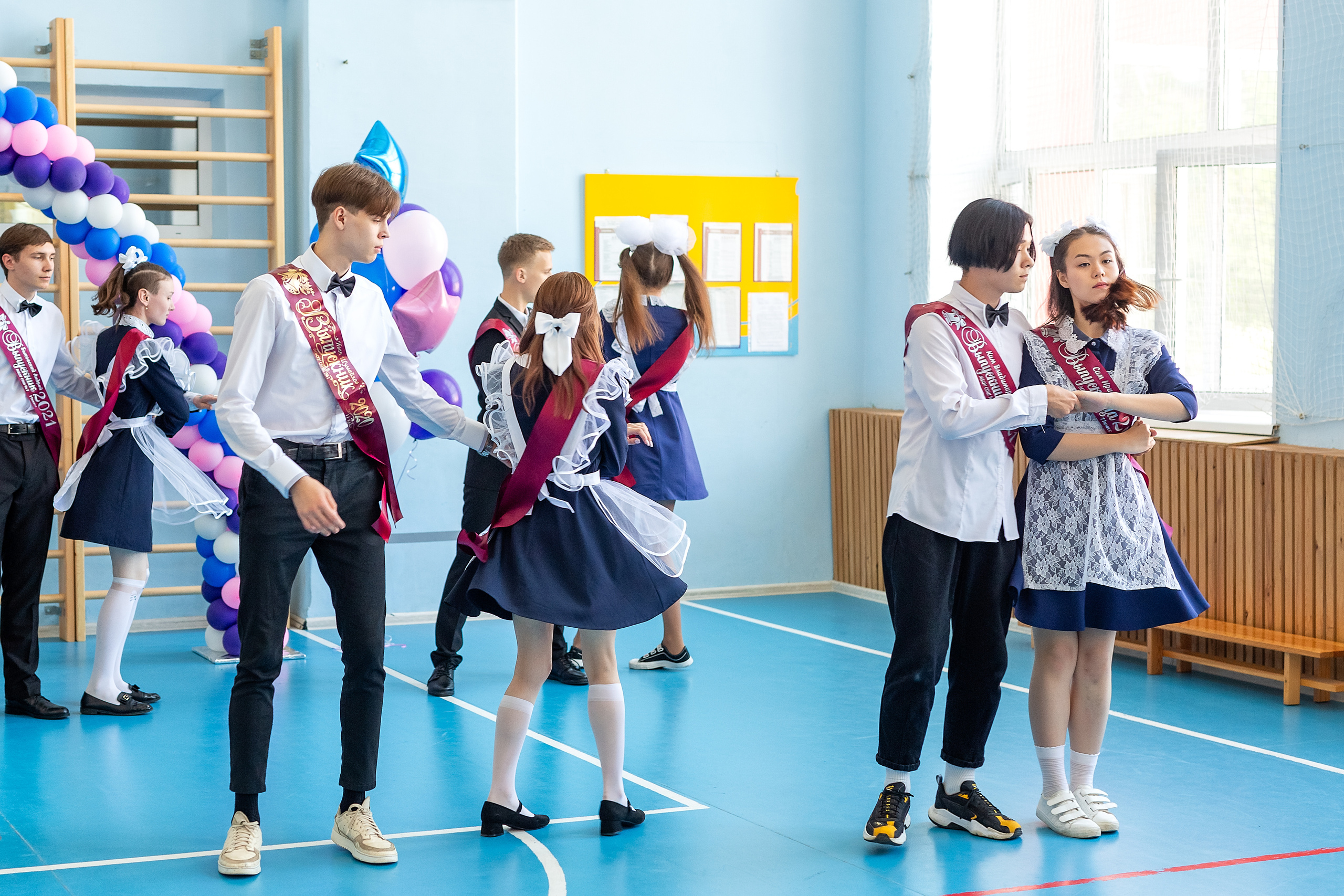 Последний звонок 1школа. Стильный выпускной альбом Владивосток фотограф Вероника Мигачева