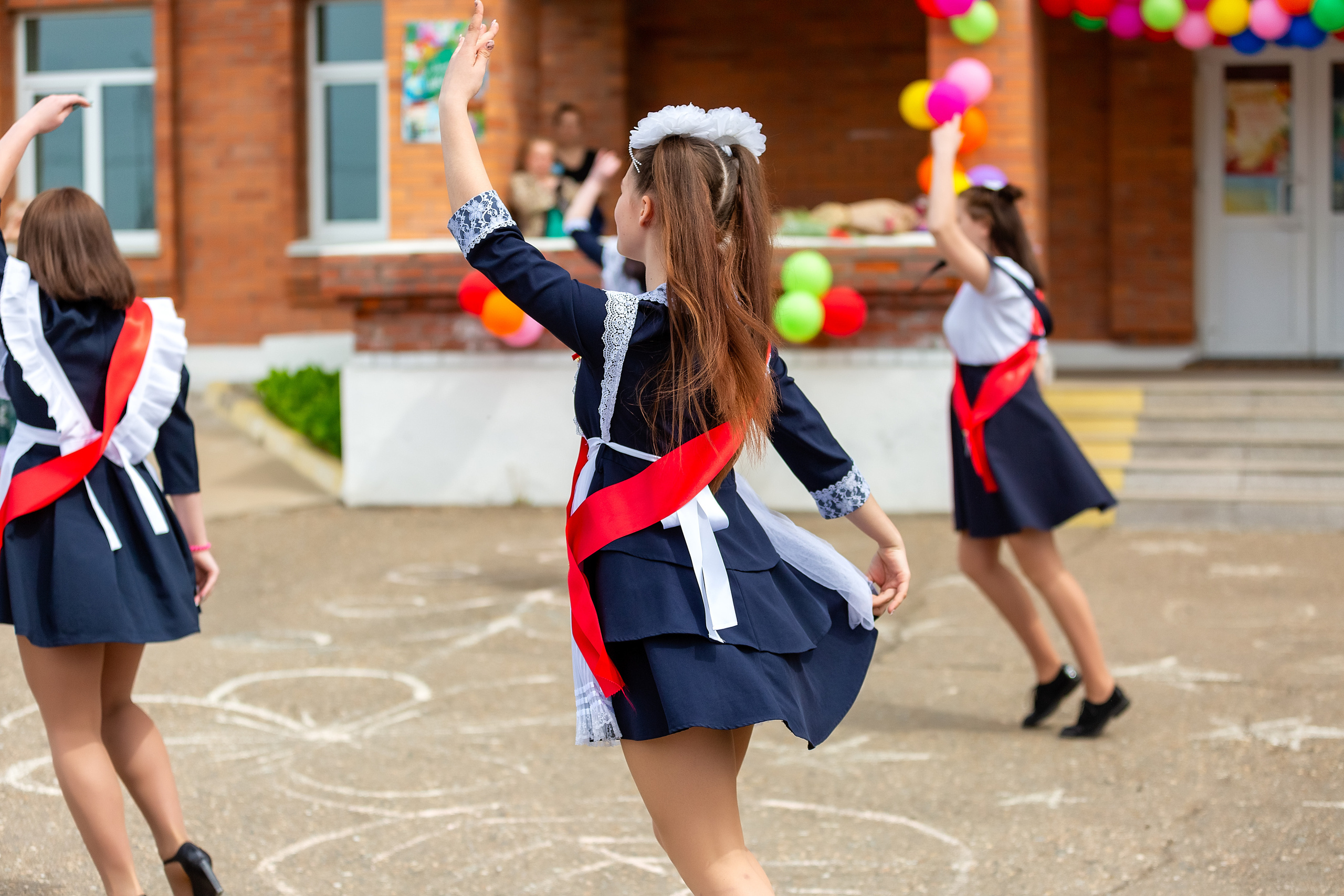 Последний звонок. с. Многоудобное. Стильный выпускной альбом Владивосток фотограф Вероника Мигачева